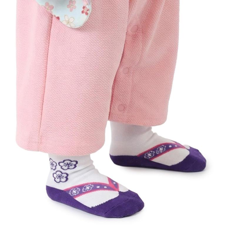 ベビー キッズ 子供用 足袋 草履風 靴下 ソックス 女の子 7-10 9-15cm素材 綿、レーヨン、ポリエステルカラー 茜色　紫色　ピンク7-10cm：身丈11.5cm、足底丈7.5cm/9-15cm：身丈18cm、足底丈11cm注意 ご使用のモニター環境によって、画面上と実物では多少色具合が異なって見える場合がございます。ご了承くださいませ。