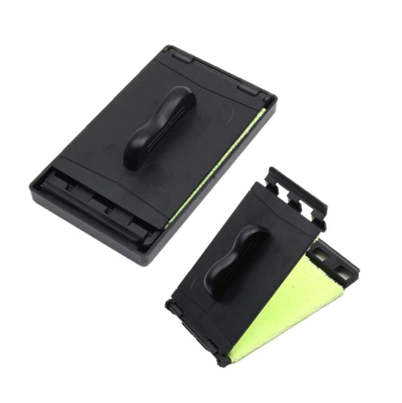 ギター 弦 クリーナー ベース フレット 2個セット メンテナンス 掃除 お手入れ 弦楽器 アコギ 錆 さび 研磨ギター 弦 クリーナー ベース フレット 2個セット【こんな商品】弦と指板、フレット・フィンガーボードを 同時にお手入れできる 便利なアイテムクロスはコットン素材 大切なギターも傷つけず安心保管時クロス面の 　汚れやほこりを防止する カバー付き洗える素材 汚染時は中性洗剤をご使用下さい。 ギターメンテナンス時専用洗浄剤 や中性洗剤を薄めたものを本商品に含ませての使用もOK【どんな楽器に対応？】ギター全般OK ベース、ウクレレ、バンジョー 等その他 、様々な弦楽器で活躍するワイパーパッド【フレット クリーナーのご使用方法】(1)弦とフレットの間に 　クリーナーを通す。(2)弦の位置をクリーナーの中心に調整する。(3)ふたをしっかりと閉じ、スライドさせる。【商品データ】サイズ 110mm×6.55mm×2.3cm ／2個セット／
