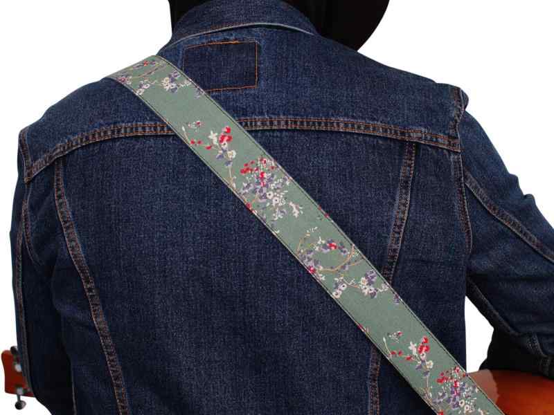 バンブのMUSIC FIRST 元のデザイン ビンテージ・スタイル 「梅の花」柔らかい綿とレザー製のギターストラップ，バンジョーストラップ｜アングル3