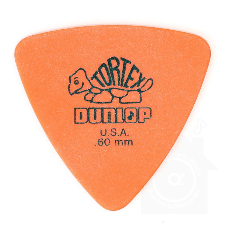 Jim Dunlop トーテックス トライアングル ピック 6枚セット ＆ Musent Custom Players Pick +1枚 セット | 431B.60-ORG-06PJim Dunlop トーテックス トライアングル ピック 6枚セット　0.60mm厚のピックです。ピックと言えば、「Jim Dunlopのカメ」というくらい定番になった、Tortrexシリーズ。その中でも特に愛用者の多いスタンダードシリーズです。Musent発売記念として、Musent Custom Players Pick Jazzタイプをプラス1枚セットしています。エレキギター用、エレキベース用など、様々なシーンにマッチするオールラウンド・ピックです。ゲージ（厚み）（mm）　0.50：レッド　0.60：オレンジ　0.73：イエロー　0.88：グリーン　1.00：ブルー　1.14：パープル縦：32mm(中心長さ) 横：32mm(中心長さ)