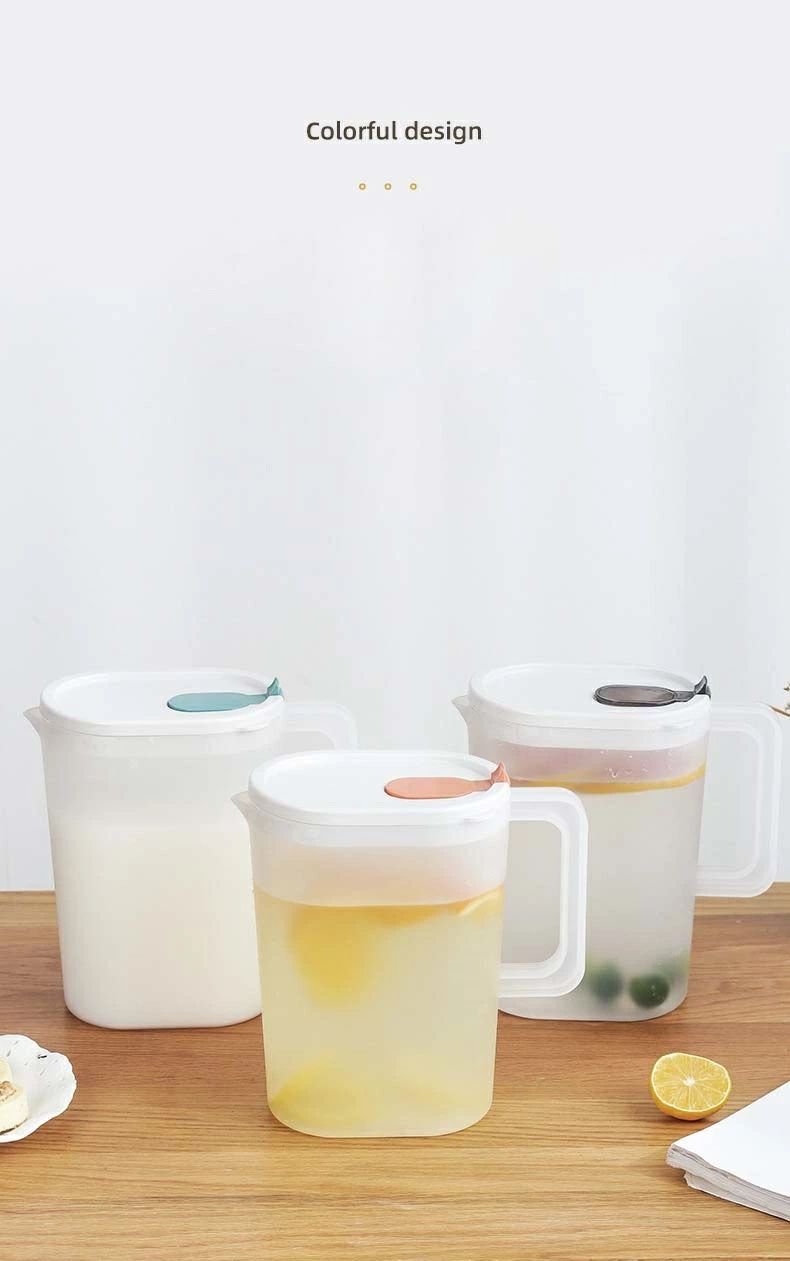 冷水筒 ピッチャー 麦茶ポット お茶ポット 大容量 飲料水 お茶 炭酸 お茶ボトル 冷蔵庫 ドリンクボトル ティーポット 飲料水バケット 水筒 ドリンクピッチャー おしゃれ キッチン用品 軽量 持ち運び便利 冷蔵庫ポット 耐冷 洗いやすい