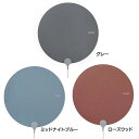 INKO Heating Mat Heal （インコ・ヒーティングマットヒール）は、銀ナノインクを発熱素材として使用した、世界初のUSBスリムヒーターです。薄さ1mm、肌触りの良い柔らかい素材で製造されており、くるっと巻いて簡単に収納することが出来ます。オフィスや、外出時などにも気軽に持ち運べ、安心・安全で温かい、革新的な暖房グッズです。◆世界初の特許技術、インクで温めるヒーティングマットINKO Heating Mat Heal は、電熱線のかわりに銀ナノインクを使用した温熱マットで、今までに無い革新的な暖房グッズです。銀ナノインクを使用したことによって、マット全体が均一に加温され、心地よい暖かさが得られます。TPUフィルムに銀ナノインクを薄く印刷する印刷電子（Flexible Electronics）技術を温熱マットに適用。これはINKOが10年以上をかけて開発した特許技術です。＊ INKOは多数の関連特許及びPCT（特許協力条約）を保有しています。◆薄さ1mm、気軽に屋外に持ち出せるスリムで軽量なデザインINKO Heating Mat Healは、薄さ「1mm」で軽さ「約105g」。くるっと巻いて簡単に収納ができ、モバイルバッテリーに接続して使えるので、オフィスなどの屋内での利用はもちろんのこと、行楽シーズンでのレジャーやアウトドアでも気軽に持ち歩いて利用できます。◆短時間で広範囲を均一に加温スリムなデザインながらも、わずかな時間で40℃以上に温まります。銀ナノインクをシート全体に広く印刷することで広範囲をカバー。短時間でむらなく加温することを実現しました。＊ INKO（インコ）のヒーティングマットの場合、超スリム製品の特性上、別の断熱材が使用されていないため、大気中に商品だけを取り出して置いた場合には熱損失現象により発熱温度が低く感じる場合があります。商品を薄布と一緒に使用すると、製品の発熱効果がより大きくなります。◆電磁波ゼロにECO素材、人にも環境にも優しい安心設計銀ナノインクで発熱するため、人体への影響が心配される電磁波は発生いたしません。お子様やお年寄りの方はもちろんのこと、ご自宅のペットにも安心してご利用いただけます。素材には環境と体の両方にやさしいTPUを採用。柔らかく、軽量にも関わらず耐久性が強いTPUは、リサイクルがしやすいなど環境にも配慮されています。適度なフィット感があり、滑り落ちにくく、傷や割れ、汚れにも比較的強い素材です。ウェットティッシュなどで軽く拭き取るなど、お手入れも簡単です。生産工程においても既存の工程より環境に優しい印刷工程を採用することでシンプルに暮らせるエコロジーなライフスタイルを完成させます。＊ヨーロッパにおける電気・電子機器に含まれる特定有害物質の使用制限に関する指令（RoHS指令）の基準を満たし、商品がEU加盟国すべての安全基準を満たすものに付けられるCEマークを取得しています。また、電気機器の分野における国際的な規格認証制度IECExにも適合した製品ですので、安心してお使いいただけます。◆電気無駄使いを防ぐ電源自動OFFシステムINKO Heating Mat Heal は、約12時間が経過すると自動で電源がオフとなる安心の「スリープモード」機能があり、思いがけず長時間使用になってしまうときや、電気をつけたまま外出してしまうなど、万が一の事態でも安心です。◆スマートセルフヒューズシステムで火災を防止過度に負担がかかったり、異常な過熱（150度以上）が進んだ場合、ヒューズが切れる「スマートセルフフューズシステム」という機能が搭載されています。高温限界を超えたときには周りのフィルムが収縮し、自動的に断線（Self−fuse）されるので、火災を未然に防ぐことができます。＊本システムは緊急停止装置のため、自動断線後に本製品を再利用することはできません。スマートセルフヒューズシステム （緊急停止装置）が作動し、製品の再起動が不可能になることについては、本製品の仕様になるため保障の対象外になります。◆インテリアのアクセントとなるシンプルでモダンなデザインINKOは、シンプルでモダンなデザインをもとに新しいライフスタイルを作り上げています。 日常生活でインテリアとなるミニマリズムデザインのスマート製品は特別な体験をもたらします。◆電源操作・温度調節はワンタッチ、簡単操作ワンタッチコントローラーで、簡単に電源のオン／オフと三段階の温度調節が可能。LEDランプで温度段階の確認ができます。ご利用いただく方が感覚的に操作できるように作られたコントローラーです。パワーボタンを一度押すと、電源がオンになります。次から一回ずつ押すごとに2、1とレベルが下がります。◆使い方5V／1.5A以上の出力のモバイルバッテリー、または電源アダプタに本製品を接続し、ご利用ください。室内での利用はもちろんのこと、これからの秋の行楽シーンや春のお花見など、アウトドアでもぜひご活用ください。＊モバイルバッテリー、電源アダプタは付属しません。別途ご用意ください。＊PCなどからの給電は、PC本体に負荷を与える可能性があるため、使用しないでください。＊5V／1.5A以下の出力の電源元をご利用の際は、十分に暖かくならない場合があります。【電源オン】パワーボタンを一度押すと、電源がオンになります。【温度調整、電源オフ】パワーボタンを押すごとに段階的に2、1とレベルが下がります。【利用シーン】★冬のスポーツ観戦時に持参すると快適！★海外旅行など旅行先での泊まりが寒い、しかし荷物は邪魔になるからいやな方に！★キャンピングなどアウトドアに出かけるのが大好きな方の持っていくべき防寒グッズ！★受験生のために電磁波フリーの温熱商品を用意してあげたい〜！★オフィス内でも他の方より寒さを感じる方はもちろん★寝る際のベッドの上が冷たくて寝れない方も★ベビーカーや子どものカーシートに温熱シートを置きたいが電磁波が心配な方まで◆ブランドストーリーINKO（インコ）は新しい印刷電子技術を駆使して、私たちのライフスタイルに豊かさをもたらすことを目指して誕生したブランドです。薄くて軽い、私たちの日常をより便利にするためのヒーターづくりを追求しています。ブランド名は、「INK（インク）」+「ECO（エコ）」の言葉を掛け合わせた造語です。●商品サイズ（cm）パッド／直径約27×0.1リモコン部／約3.75×2.5×1●商品重量約105g●モデルPD−270●ケーブル長さ約170cm（USB・リモコン部分含み）●入力5V／1.5A●電力7.5W●温度調整機能3段階調整（検索用：USB 椅子 オフィス アウトドア スポーツ観戦 オフィス カイロ クッション 座布団 ヒーター 4570047541638 4570047541621 4570047541614） あす楽対象商品に関するご案内 あす楽対象商品・対象地域に該当する場合はあす楽マークがご注文カゴ近くに表示されます。 詳細は注文カゴ近くにございます【配送方法と送料・あす楽利用条件を見る】よりご確認ください。 あす楽可能なお支払方法は【クレジットカード、代金引換、全額ポイント支払い】のみとなります。 下記の場合はあす楽対象外となります。 15点以上ご購入いただいた場合 時間指定がある場合 ご注文時備考欄にご記入がある場合 決済処理にお時間を頂戴する場合 郵便番号や住所に誤りがある場合 あす楽対象外の商品とご一緒にご注文いただいた場合★LINE 公式アカウント★お友達追加でお得な情報GET！お友達になる≫