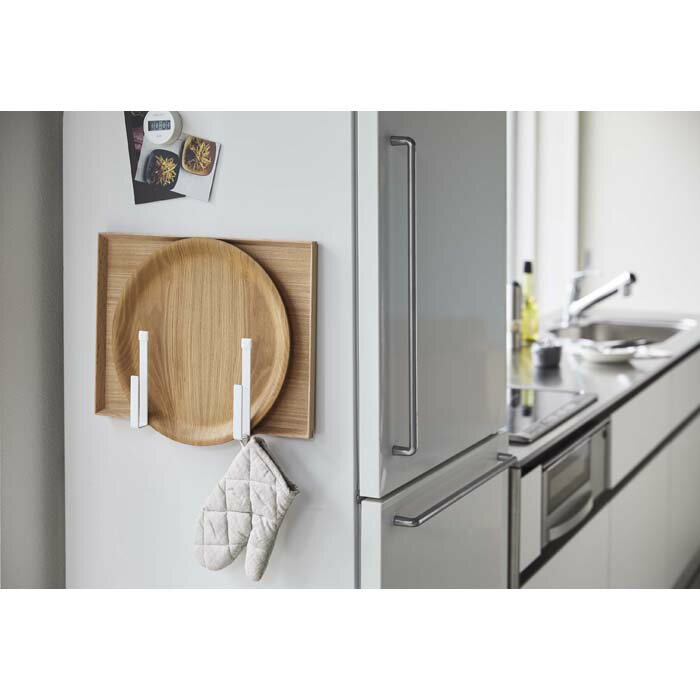 マグネットキッチントレーホルダー タワー 2個組 ホワイト 山崎実業 YAMAZAKI シンプル おしゃれ かわいい 便利 キッチン 台所 立て 収納 整理 整頓 ボード トレイ お盆