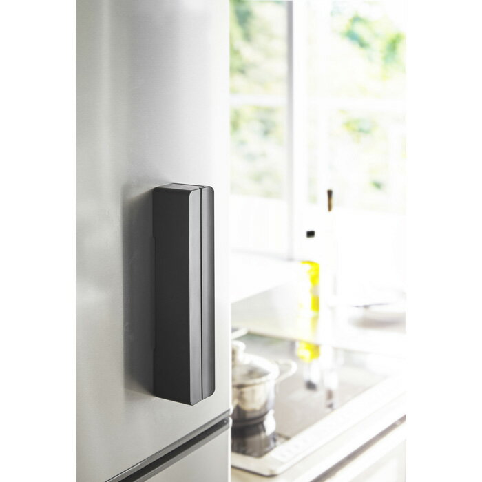 マグネットラップケース タワー S ブラック 03246 | キッチン 家事 料理 ラップ マグネット 便利 おし..