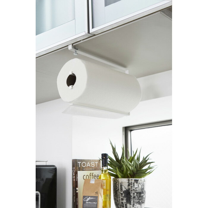 商品特徴片手でサッと切れる戸棚下キッチンペーパーホルダー。キッチンの吊り下げ戸棚に差し込むだけの簡単取り付け。スーッと出してサッと引くだけ！海外製の大判ペーパーロールにも対応。ネジでしっかり固定。サイズ約8X29X21cm材質本体：スチール（粉体塗装）　付属品　滑り止めリング×2その他耐荷重: 500g対応サイズ: 取付可能な吊り下げ戸棚：棚板の厚さ約1.5〜2.5cmまで。　取付可能なキッチンペーパーロール：直径15cm・高さ28cm以内・芯の直径3.6cm以上のキッチンペーパーロールに対応。