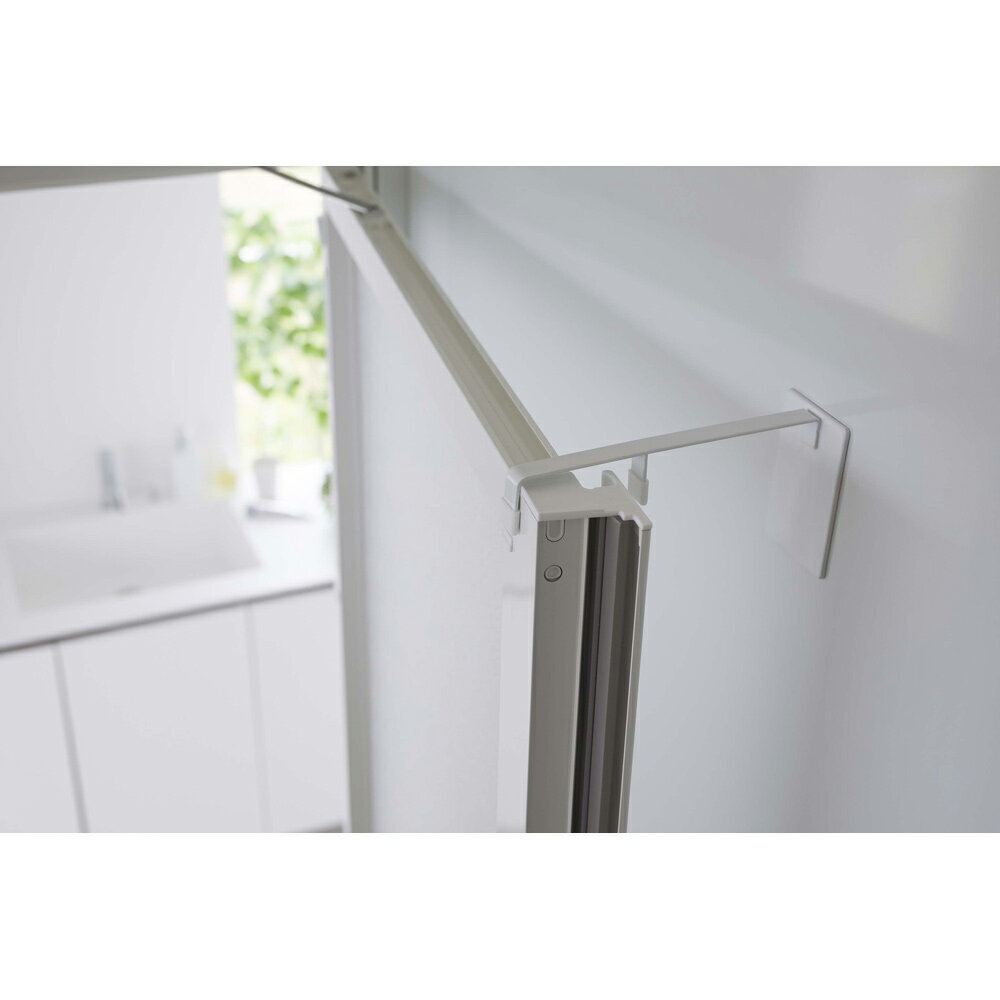 マグネット浴室扉ストッパー タワー 5910 ホワイト ブラック 山崎実業 ドアストッパー ドア ストッパー お風呂 バス 洗面所 乾燥 傷防止 シリコンキャップ マグネット 磁石 壁面設置 [3]