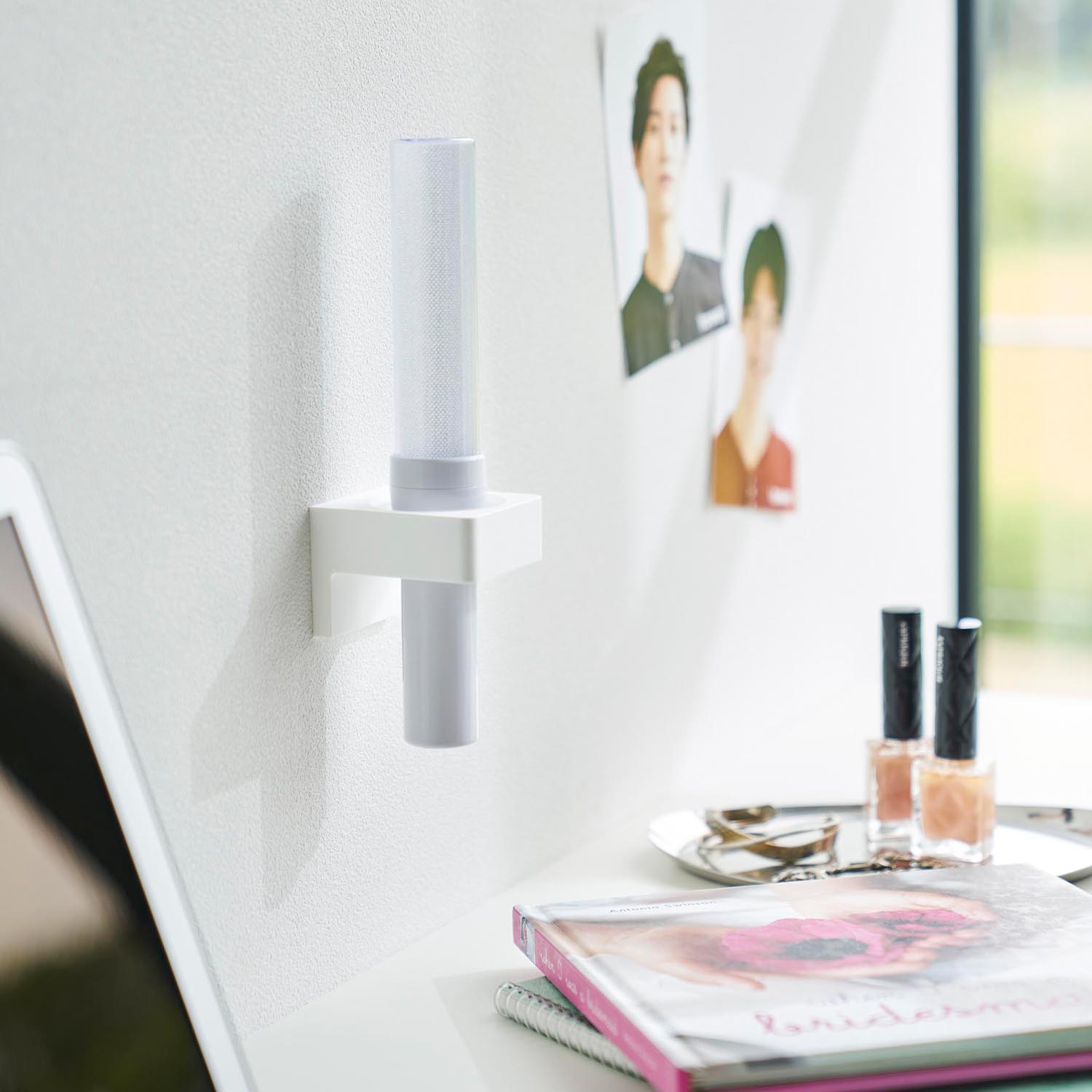 ウォール推し活ペンライトホルダー タワー 石こうボード壁対応 TOWER 山崎実業 ホワイト ブラック 浮か..