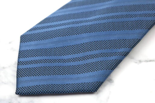 シンプルフレーズクラバット SIMPLE PHRASE CRAVAT ストライプ柄 ネイビー ポリエステル ブランド ネクタイ 送料無料 【中古】【美品】 シンプルフレーズクラバット SIMPLE PHRASE CRAVAT ストライプ柄 ネイビー ポリエステル ブランド ネクタイ 送料無料 【中古】【美品】