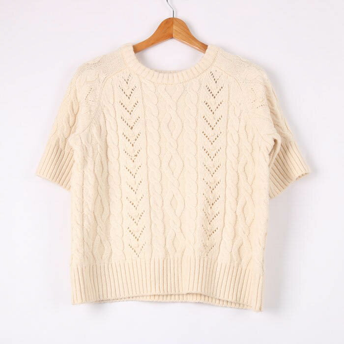 新品タグ付き！ZARA ジュエルニットトップス　水色 半袖 ニット トップス M 新品タグ付き！ZARA ジュエルニットトップス 水色 半袖 ニット