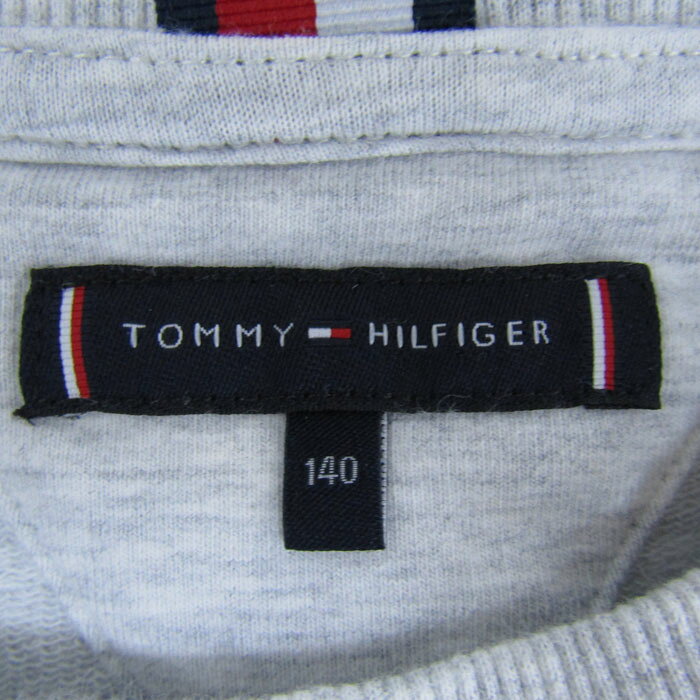 barceのTOMMY HILFIGER トミーヒルフィガー スウェット トレーナー トップス ロゴ キッズ 男の子用 140サイズ グレー 【中古】｜アングル3