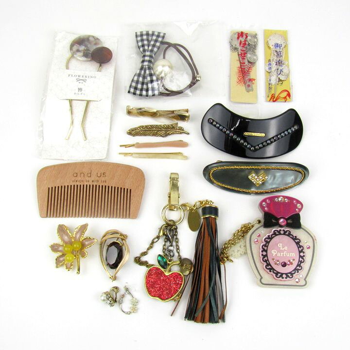 【状態追記】 一部未使用品～一部キズ・汚れ等の有るお品です。/おまとめ商品の為、1点ずつのご質問にはお答え出来かねます。ご了承くださいませ。 【付属品】 なし / 商品サイズ (こちらのサイズ表記は平置き採寸のサイズです。) 表記サイズ --- サイズガイドはこちら /商品詳細 ブランド名 かんざし ブローチ チャーム ピアス ヘアアクセサリー等 特徴 --- 素材 --- 色 --- 性別タイプ レディース 生産国 --- 商品番号 ae14591 類似商品