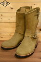 HORSE ENGINEER BOOTS SAND SUEDE 革 : SUEDO ※天然素材を使用しておりますので、 個体差やキズ、シミ、シワなどがある可能性がございます。 ご理解いただいた上でご購入下さいませ。 また、レザー製品の特性上、 ご購入後の返品交換は原則受け付けておりません あらかじめご了承ください。詳しくは店舗までお問い合わせ下さい。 ※商品在庫は実店舗と共有しております。 御注文可能な状態になっている商品であっても、 既に完売となっている場合がございます。 迅速な完売表示を心がけておりますが、 手配不可能な場合はキャンセルとさせて頂きます。 画像と実物ではディスプレイ環境等により色合いに多少の誤差が生じます。 またサイズによって多少の誤差が生じますので、予めご了承下さい。