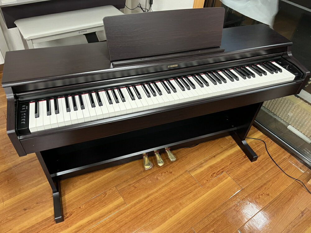 【店頭展示品1台限定】　ヤマハ　ARIUS　YDP-164R　ニューダークローズウッド調　2019年製　メーカー1年保証付　九州北部地方限定　配送設置無料　※九州北部地方以外のお届けはご注文をお受けできません。離島、山間部、僻地へのお届けは追加料金が必要