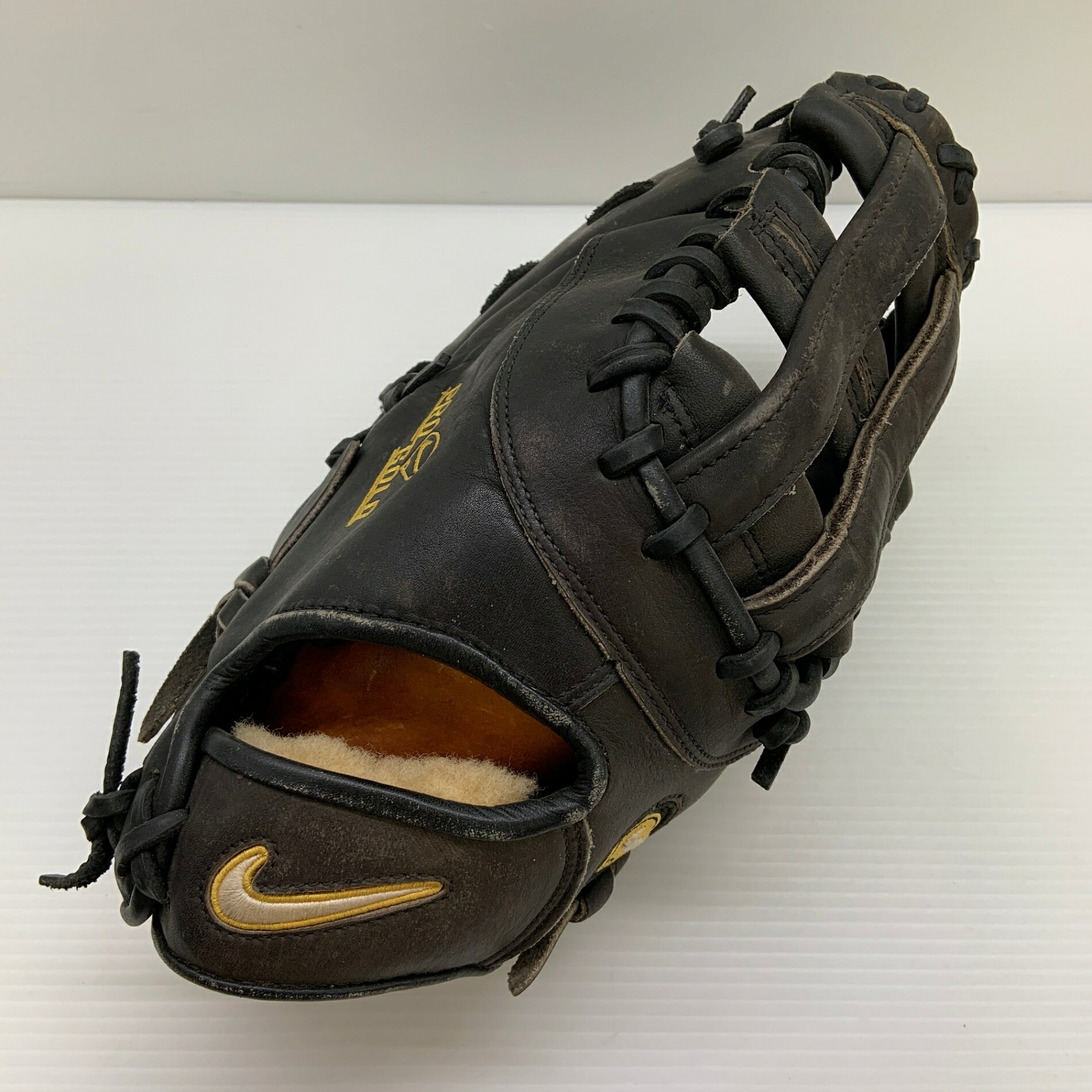 NIKE 軟式 キャッチャーミット ブラック ゴールド NIKE 軟式 キャッチャーミット ブラック ゴールド 楽天市場】野球