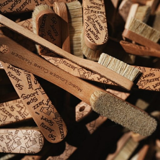 【 JAZZY SPORT WOOD BRUSH 】 クライムの熱量さながら 半端の無い密度、毛量 【 JAZZY SPORT WOOD BRUSH 】 クライムの熱量さながら 半端の無い密度、毛量