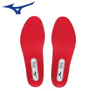 ミズノのテクノロジーが詰まった、 MIZUNO ENERGYインソール！ 高反発（エナジーリターン）× 低剛性（柔らかさ） MIZUNO ENERZYが、アスリートの新たな可能性を切り拓く。 力を込めて地面を蹴った際に、インソールがエナジーリターンしてくれる。 ミズノエナジー【ベーシック】は柔らかさと反発性に優れ、汎用性のある素材。 【ベーシック】を従来素材と比較した場合、 反発性(エナジーリターン)が約15％up！ 柔らかさは約17％up 前足部(母趾球)への配置 蹴り出し、ジャンプといった体重移動時のエネルギー蓄積を効率よく反発力へ変換。 かかと部への配置 接地時の高い衝撃吸収と前足部方向への推進力(体重移動)をサポート。 足裏全面への配置 足裏全体で感じる接地時の衝撃吸収と反発性が独自の浮遊感を演出。●中敷き/インソール ●メーカー名：ミズノ(MIZUNO) ●メーカー品番：11GZ222000 ●サイズ：S(23.5〜24.5cm)、M(25.0〜26.0cm)、L(26.5〜27.5cm)、O(28.0〜29.0cm)、XO(29.5〜30.0cm) ●素材：合成繊維、合成樹脂 ●アナトミカルラスト用 ●2022年春夏 ●野球用品/ソフトボール用品