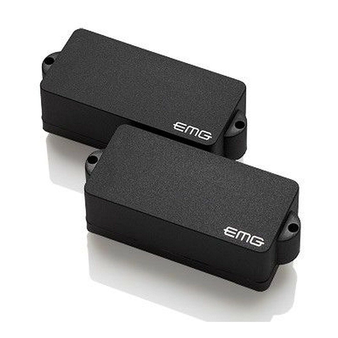 PRODUCT DETAILS EMG P6CS ベース用 ピックアップ 6弦 Pタイプ ソープバー アクティブ ブラック【商品仕様】・ ブランド：EMG・ 型番：P6CS・ 品目：ベース用ピックアップ・ 対応弦数：6弦・ 形状：Pタイプ（ソープバーハウジング）・ アクティブ/パッシブ：アクティブ・ マグネット：セラミック＆スチール・ カラー：ブラック【特徴】・ 6弦ベース用のPスタイルピックアップを、40シリーズのソープバー形状ハウジングに収めたモデルです。・ セラミックとスチールのマグネットを採用しており、温かみのある中音域とクリアな高音域を両立したサウンドが特徴です。・ EMG独自の低ノイズ設計によるプリアンプを内蔵しています。【ご注意】・ 取り付けには加工・配線作業が必要な場合があります。お手持ちの楽器との適合（弦数・サイズ・取付穴位置）をご確認のうえご注文ください。・ アクティブタイプは9V電池が必要です（電池は付属しない場合があります）。 ■ 商品について 海外輸入品（説明書は英語表記の場合あり） ■ ご注意 ・掲載画像は実物に近い色味になるよう調整しておりますが、ご利用の環境により差異が生じる場合があります。・複数店舗で在庫を共有しているため、ご注文後に在庫切れとなる場合がございます。 ■ 納期について お届けの目安を必ずご確認ください。 海外正規ルート仕入れ品 海外ブランド ▼ 海外正規ブランド店 正規代理店 ▼ 当 店 ※本商品は並行輸入品です 製造元は正規品と同一のブランド・メーカーです。当店では海外正規ルートより仕入れた商品を取り扱っております。流通ルートが異なるのみで、商品自体に違いはございません。 ── 当店の商品について ── 正規品のみ取り扱い 海外正規店・正規代理店から商品を直接仕入れ、国内に輸入して販売しております。 日本未入荷・海外限定モデルも多数 日本未入荷・海外限定モデルも多数取り扱っております。サイズ・カラー違いや海外限定で販売された製品など、日本では手に入りにくいアイテムをお届けいたします。 お求めやすい価格の理由 海外市場での価格差や流通ルートの違いにより、国内販売価格よりお求めやすくなっております。品質はそのままに、よりお手頃な価格でお届けいたします。 安心保証 ご使用前に万が一、製品に不具合がございました場合は、交換または商品代金のご返金にて対応させていただきます。商品到着後5日以内にご連絡ください。 ご注意 海外からの輸入品となります。海外輸送のため、外箱に軽微なスレ等がある場合がございますが、商品本体には影響ございません。 ※在庫状況は仕入先の在庫情報をもとに出来る限り正確に表示しておりますが、取寄せ商品のため、タイミングによりご注文後に欠品・キャンセルとなる場合がございます。 お探しの商品がございましたら、お気軽にご相談ください。