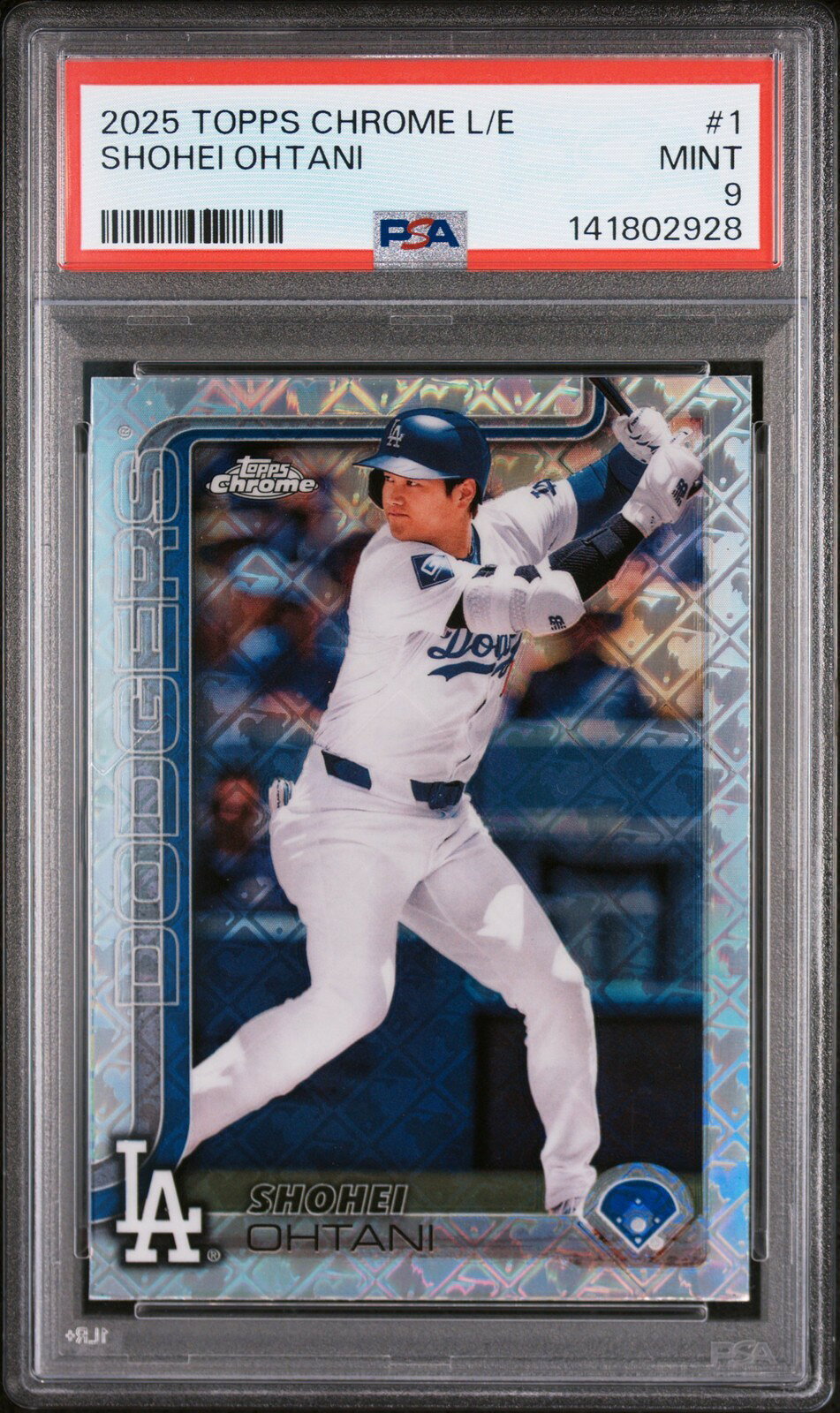 PRODUCT DETAILS MLB 2025 TOPPS CHROME LOGOFRACTOR EDITION 大谷翔平 #1 PSA 9 鑑定済【中古】【商品情報】・鑑定機関：PSA・グレード：9・選手：大谷翔平 選手・年式・シリーズ：2025 TOPPS CHROME LOGOFRACTOR EDITION・カード番号：#1・種別：Logofractor Edition【コンディション】・第三者鑑定機関PSAにより鑑定・スラブ封入された現品です。・状態はPSAのグレード表記に準じます。・スラブは未開封のまま発送します。・鑑定番号はPSA公式サイトで照合可能です。【ご注意】・本商品は海外直輸入中古品です。・海外倉庫からのお取り寄せのため、発送までに数日〜2〜3週間程度かかる場合があります。・1点限りの商品です。ご注文後に万一入手できない場合はキャンセル・返金とさせていただきます。・鑑定済みスラブ品のため、返品・返金保証の対象外（現状品）となります。 ■ 商品について 海外輸入品（説明書は英語表記の場合あり） ■ ご注意 ・掲載画像は実物に近い色味になるよう調整しておりますが、ご利用の環境により差異が生じる場合があります。・複数店舗で在庫を共有しているため、ご注文後に在庫切れとなる場合がございます。 ■ 納期について お届けの目安を必ずご確認ください。 海外正規ルート仕入れ品 海外ブランド ▼ 海外正規ブランド店 正規代理店 ▼ 当 店 ※本商品は並行輸入品です 製造元は正規品と同一のブランド・メーカーです。当店では海外正規ルートより仕入れた商品を取り扱っております。流通ルートが異なるのみで、商品自体に違いはございません。 ── 当店の商品について ── 正規品のみ取り扱い 海外正規店・正規代理店から商品を直接仕入れ、国内に輸入して販売しております。 日本未入荷・海外限定モデルも多数 日本未入荷・海外限定モデルも多数取り扱っております。サイズ・カラー違いや海外限定で販売された製品など、日本では手に入りにくいアイテムをお届けいたします。 お求めやすい価格の理由 海外市場での価格差や流通ルートの違いにより、国内販売価格よりお求めやすくなっております。品質はそのままに、よりお手頃な価格でお届けいたします。 安心保証 ご使用前に万が一、製品に不具合がございました場合は、交換または商品代金のご返金にて対応させていただきます。商品到着後5日以内にご連絡ください。 ご注意 海外からの輸入品となります。海外輸送のため、外箱に軽微なスレ等がある場合がございますが、商品本体には影響ございません。 ※在庫状況は仕入先の在庫情報をもとに出来る限り正確に表示しておりますが、取寄せ商品のため、タイミングによりご注文後に欠品・キャンセルとなる場合がございます。 お探しの商品がございましたら、お気軽にご相談ください。