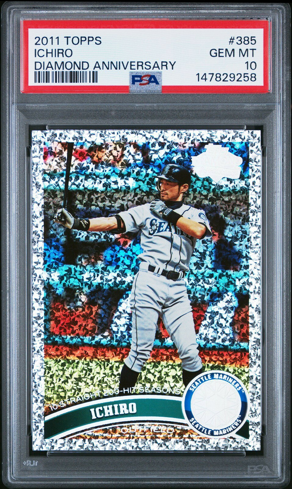 PRODUCT DETAILS MLB 2011 Topps イチロー Diamond Anniversary #385 PSA 10 鑑定済【商品情報】・鑑定機関：PSA・グレード：10・選手：イチロー選手・年式・シリーズ：2011 Topps・カード番号：385・種別：Diamond Anniversary パラレル【コンディション】・第三者鑑定機関PSAにより鑑定・スラブ封入された現品です。・状態はPSAのグレード表記に準じます。・スラブは未開封のまま発送します。・鑑定番号はPSA公式サイトで照合可能です。【ご注意】・本商品は海外直輸入中古品です。・海外倉庫からのお取り寄せのため、発送までに数日〜2〜3週間程度かかる場合があります。・1点限りの商品です。ご注文後に万一入手できない場合はキャンセル・返金とさせていただきます。・鑑定済みスラブ品のため、返品・返金保証の対象外（現状品）となります。 ■ 商品について 海外輸入品（説明書は英語表記の場合あり） ■ ご注意 ・掲載画像は実物に近い色味になるよう調整しておりますが、ご利用の環境により差異が生じる場合があります。・複数店舗で在庫を共有しているため、ご注文後に在庫切れとなる場合がございます。 ■ 納期について お届けの目安を必ずご確認ください。 海外正規ルート仕入れ品 海外ブランド ▼ 海外正規ブランド店 正規代理店 ▼ 当 店 ※本商品は並行輸入品です 製造元は正規品と同一のブランド・メーカーです。当店では海外正規ルートより仕入れた商品を取り扱っております。流通ルートが異なるのみで、商品自体に違いはございません。 ── 当店の商品について ── 正規品のみ取り扱い 海外正規店・正規代理店から商品を直接仕入れ、国内に輸入して販売しております。 日本未入荷・海外限定モデルも多数 日本未入荷・海外限定モデルも多数取り扱っております。サイズ・カラー違いや海外限定で販売された製品など、日本では手に入りにくいアイテムをお届けいたします。 お求めやすい価格の理由 海外市場での価格差や流通ルートの違いにより、国内販売価格よりお求めやすくなっております。品質はそのままに、よりお手頃な価格でお届けいたします。 安心保証 ご使用前に万が一、製品に不具合がございました場合は、交換または商品代金のご返金にて対応させていただきます。商品到着後5日以内にご連絡ください。 ご注意 海外からの輸入品となります。海外輸送のため、外箱に軽微なスレ等がある場合がございますが、商品本体には影響ございません。 ※在庫状況は仕入先の在庫情報をもとに出来る限り正確に表示しておりますが、取寄せ商品のため、タイミングによりご注文後に欠品・キャンセルとなる場合がございます。 お探しの商品がございましたら、お気軽にご相談ください。