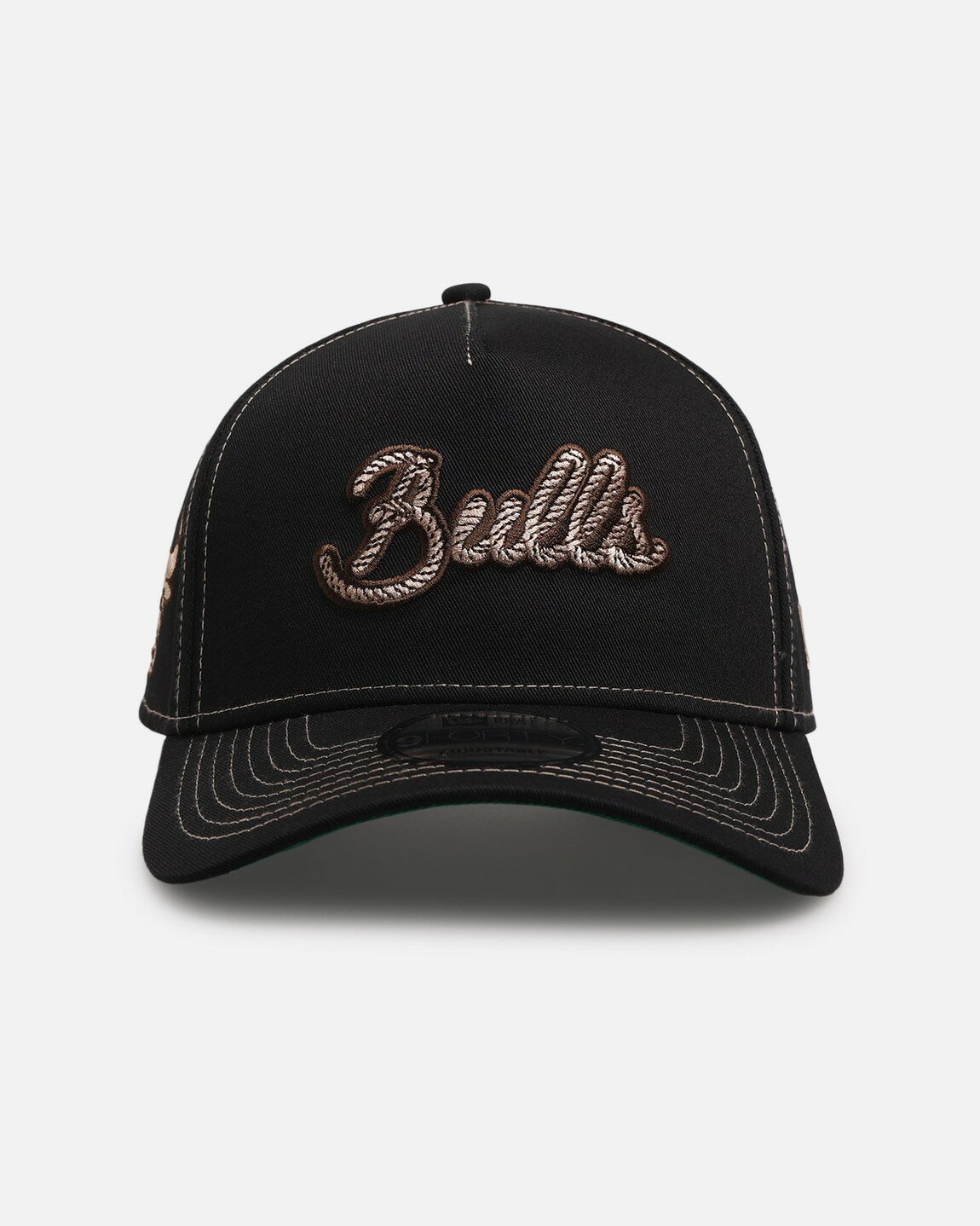 Rakuten - New Era シカゴ・ブルズ ロープスクリプト 9FORTY A-Frame スナップバック トラッカー キャップ ブラック/ホワイト NBA 帽子