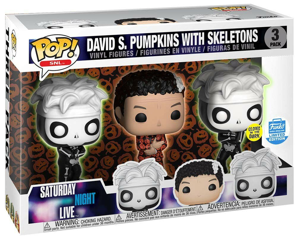 PRODUCT DETAILS Funko Pop! サタデー・ナイト・ライブ デイヴィッド・S・パンプキンズ & スケルトン フィギュア 3パック 蓄光【商品仕様】・ アイテム種別：フィギュア・ サイズ：全高約9.5cm・ 素材：ビニール・ セット内容：フィギュア3体セット【特徴】・ 米国のバラエティ番組「サタデー・ナイト・ライブ」に登場するキャラクターを立体化。・ トム・ハンクスが演じるデイヴィッド・S・パンプキンズとスケルトンのセット。・ 暗闇で光るグロウ・イン・ザ・ダーク（蓄光）仕様のシリーズ。・ 特徴的なスーツのデザインや劇中のポーズを再現したビニール製フィギュア。 ■ 商品について 海外輸入品（説明書は英語表記の場合あり） ■ ご注意 ・掲載画像は実物に近い色味になるよう調整しておりますが、ご利用の環境により差異が生じる場合があります。・複数店舗で在庫を共有しているため、ご注文後に在庫切れとなる場合がございます。 ■ 納期について お届けの目安を必ずご確認ください。 海外正規ルート仕入れ品 海外ブランド ▼ 海外正規ブランド店 正規代理店 ▼ 当 店 ※本商品は並行輸入品です 製造元は正規品と同一のブランド・メーカーです。当店では海外正規ルートより仕入れた商品を取り扱っております。流通ルートが異なるのみで、商品自体に違いはございません。 ── 当店の商品について ── 正規品のみ取り扱い 海外正規店・正規代理店から商品を直接仕入れ、国内に輸入して販売しております。 日本未入荷・海外限定モデルも多数 日本未入荷・海外限定モデルも多数取り扱っております。サイズ・カラー違いや海外限定で販売された製品など、日本では手に入りにくいアイテムをお届けいたします。 お求めやすい価格の理由 海外市場での価格差や流通ルートの違いにより、国内販売価格よりお求めやすくなっております。品質はそのままに、よりお手頃な価格でお届けいたします。 安心保証 ご使用前に万が一、製品に不具合がございました場合は、交換または商品代金のご返金にて対応させていただきます。商品到着後5日以内にご連絡ください。 ご注意 海外からの輸入品となります。海外輸送のため、外箱に軽微なスレ等がある場合がございますが、商品本体には影響ございません。 ※在庫状況は仕入先の在庫情報をもとに出来る限り正確に表示しておりますが、取寄せ商品のため、タイミングによりご注文後に欠品・キャンセルとなる場合がございます。 お探しの商品がございましたら、お気軽にご相談ください。