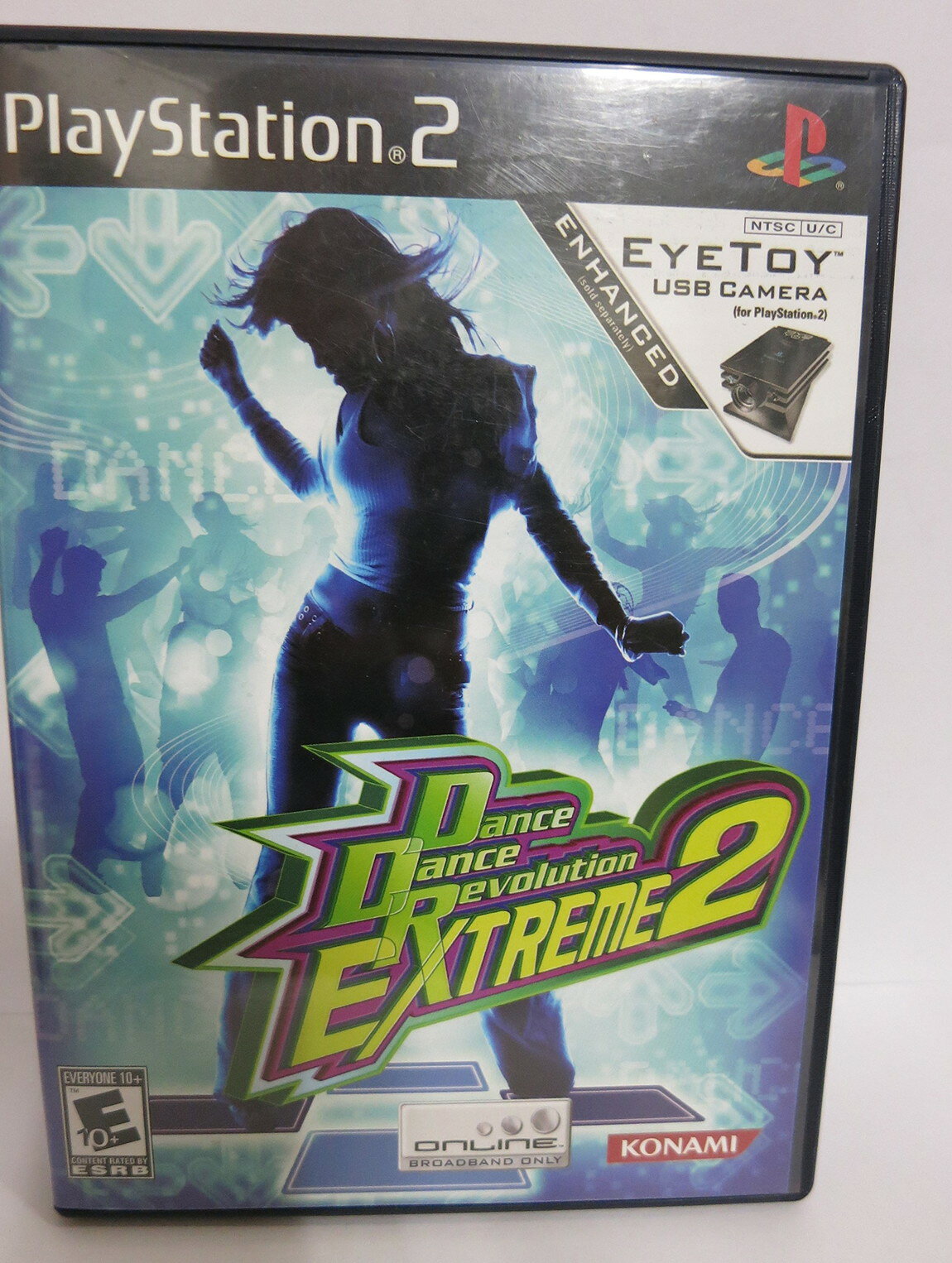 PRODUCT DETAILS 【商品情報】・商品名：Dance Dance Revolution Extreme 2・対応機種：PlayStation 2（PS2）・仕様：北米版（NTSC-U/C）・言語：英語【コンディション】・海外直輸入品です。・パッケージに輸送によるスレ・小傷がある場合があります。 ■ 北米版ゲームについてのご注意（必ずお読みください） 【北米版 ゲームについてのご注意】こちらの商品は、海外仕様のゲームソフトです。・日本国内の本体では、通常そのままプレイすることはできません。・北米版の本体など、ソフトに対応した本体が必要です。・ゲーム内の表示および音声は、基本的に英語などの外国語です。日本語には対応していない場合があります。・映像方式や接続するテレビ・モニターによっては、正常に表示されない場合があります。・海外版であることや、お手持ちの本体で使用できないことを理由とした返品・交換はお受けできません。 ■ ご注意 ・掲載画像は実物に近い色味になるよう調整しておりますが、ご利用の環境により差異が生じる場合があります。・複数店舗で在庫を共有しているため、ご注文後に在庫切れとなる場合がございます。・海外倉庫からのお取り寄せのため、発送までに数日〜2〜3週間程度かかる場合があります。 ■ 納期についてお届けの目安を必ずご確認ください。 ご注意 海外からの輸入品となります。海外輸送のため、外箱に軽微なスレ等がある場合がございますが、商品本体には影響ございません。 ※在庫状況は仕入先の在庫情報をもとに出来る限り正確に表示しておりますが、取寄せ商品のため、タイミングによりご注文後に欠品・キャンセルとなる場合がございます。