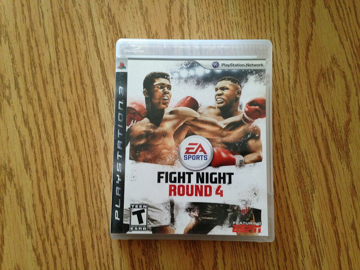 PRODUCT DETAILS 【商品情報】・商品名：Fight Night Round 4 (Greatest Hits) - PlayStation 3・対応機種：プレイステーション3（PS3）・仕様：北米版（NTSC-U/C）・言語：英語【コンディション】・新品未開封の海外直輸入品です。・パッケージに輸送によるスレ・小傷がある場合があります。 ■ 北米版ゲームについてのご注意（必ずお読みください） 【北米版 ゲームについてのご注意】こちらの商品は、北米版（海外仕様）のゲームソフトです。・プレイステーション3（PS3）本体はリージョンフリーのため、日本国内の本体でもプレイいただけます。・ゲーム内の表示および音声は、基本的に英語です。日本語には対応していない場合があります。・オンライン機能・ダウンロードコンテンツ等は、アカウントの地域により利用できない場合があります。・海外版であることを理由とした返品・交換はお受けできません。 ■ ご注意 ・掲載画像は実物に近い色味になるよう調整しておりますが、ご利用の環境により差異が生じる場合があります。・複数店舗で在庫を共有しているため、ご注文後に在庫切れとなる場合がございます。・海外倉庫からのお取り寄せのため、発送までに数日〜2〜3週間程度かかる場合があります。 ■ 納期についてお届けの目安を必ずご確認ください。 ご注意 海外からの輸入品となります。海外輸送のため、外箱に軽微なスレ等がある場合がございますが、商品本体には影響ございません。 ※在庫状況は仕入先の在庫情報をもとに出来る限り正確に表示しておりますが、取寄せ商品のため、タイミングによりご注文後に欠品・キャンセルとなる場合がございます。