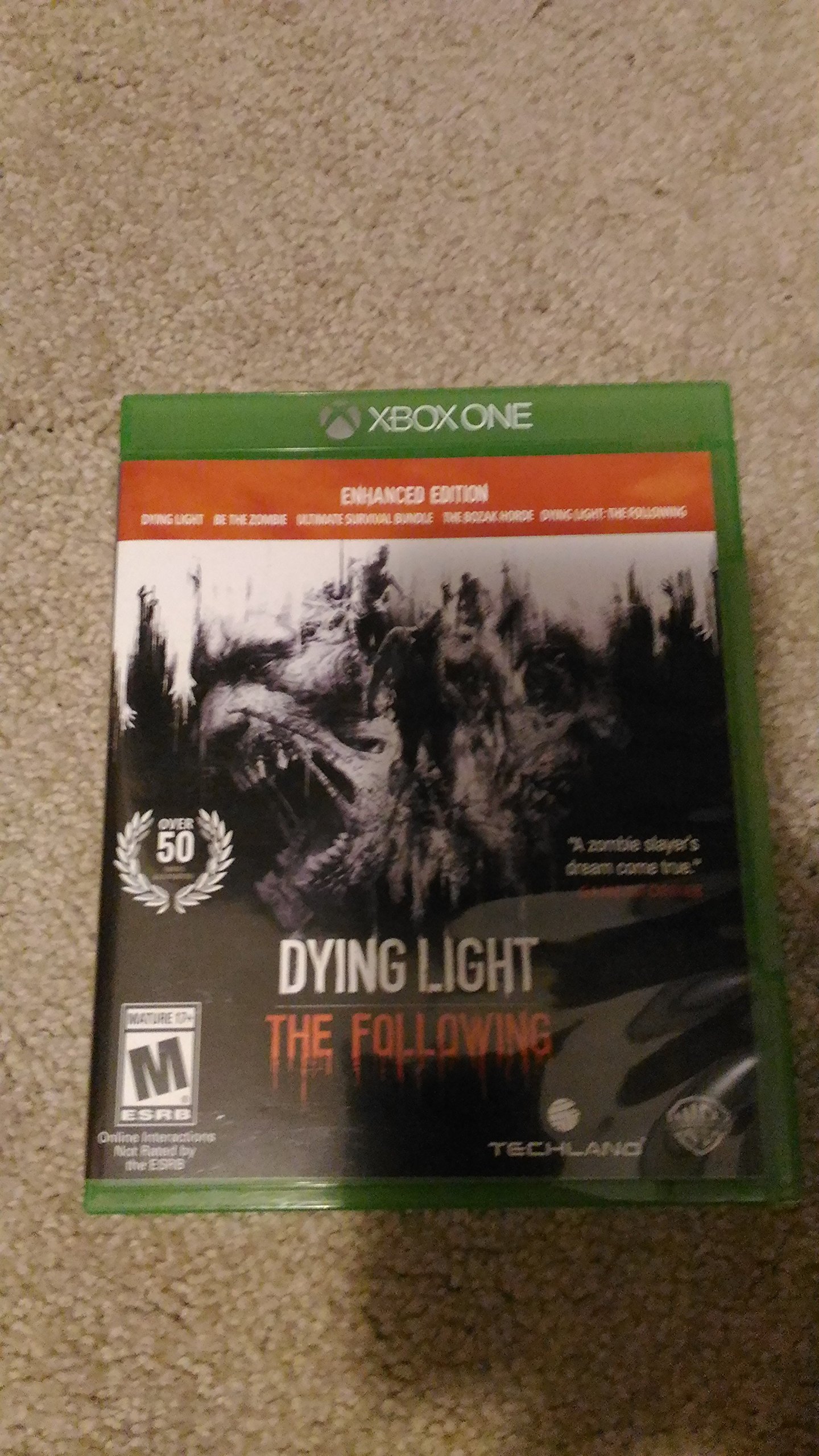 PRODUCT DETAILS 【商品情報】・商品名：Dying Light: The Following - Enhanced Edition - Xbox One・対応機種：Xbox One／Xbox Series X・仕様：北米版・言語：英語【コンディション】・新品・海外直輸入品です。・パッケージに輸送によるスレ・小傷がある場合があります。 ■ 日本国内のXbox本体でプレイいただけます Xbox One／Xbox Series X のディスクはリージョンフリーのため、北米版のソフトも日本国内で購入された本体でそのままプレイいただけます。対応本体：Xbox One／Xbox One S／Xbox One X／Xbox Series X ■ 北米版ゲームについてのご注意（必ずお読みください） ・ゲーム内の表示および音声は英語です。日本語には対応しておりません。・Xbox Series S はディスクドライブを搭載していないため、本商品はプレイできません。・追加コンテンツ（DLC）やオンライン機能のご利用には、北米（海外）のMicrosoftアカウントが必要となる場合があります。・パッケージ・取扱説明書はすべて英語表記です。・海外版であること、およびお手持ちの本体で使用できないことを理由とした返品・交換はお受けできません。 ■ ご注意 ・掲載画像は実物に近い色味になるよう調整しておりますが、ご利用の環境により差異が生じる場合があります。・複数店舗で在庫を共有しているため、ご注文後に在庫切れとなる場合がございます。・海外倉庫からのお取り寄せのため、発送までに数日〜2〜3週間程度かかる場合があります。 ■ 納期についてお届けの目安を必ずご確認ください。 ご注意 海外からの輸入品となります。海外輸送のため、外箱に軽微なスレ等がある場合がございますが、商品本体には影響ございません。 ※在庫状況は仕入先の在庫情報をもとに出来る限り正確に表示しておりますが、取寄せ商品のため、タイミングによりご注文後に欠品・キャンセルとなる場合がございます。
