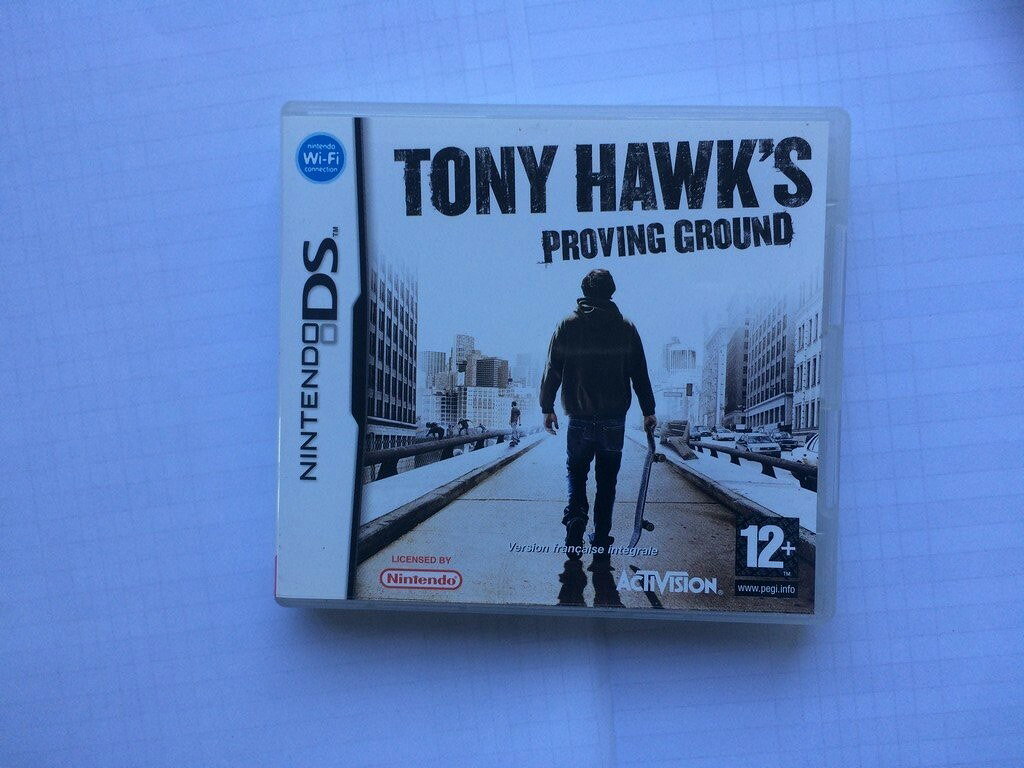 PRODUCT DETAILS 【商品情報】・商品名：Tony Hawk's Proving Ground - Nintendo DS・対応機種：ニンテンドーDS（DS）・仕様：北米版（NTSC-U/C）・言語：英語【コンディション】・新品未開封の海外直輸入品です。・パッケージに輸送によるスレ・小傷がある場合があります。 ■ 北米版ゲームについてのご注意（必ずお読みください） 【北米版 ゲームについてのご注意】こちらの商品は、北米版（海外仕様）のゲームソフトです。・ニンテンドーDS（DS）本体はリージョンフリーのため、日本国内の本体でもプレイいただけます。・ゲーム内の表示および音声は、基本的に英語です。日本語には対応していない場合があります。・オンライン機能・ダウンロードコンテンツ等は、アカウントの地域により利用できない場合があります。・海外版であることを理由とした返品・交換はお受けできません。 ■ ご注意 ・掲載画像は実物に近い色味になるよう調整しておりますが、ご利用の環境により差異が生じる場合があります。・複数店舗で在庫を共有しているため、ご注文後に在庫切れとなる場合がございます。・海外倉庫からのお取り寄せのため、発送までに数日〜2〜3週間程度かかる場合があります。 ■ 納期についてお届けの目安を必ずご確認ください。 ご注意 海外からの輸入品となります。海外輸送のため、外箱に軽微なスレ等がある場合がございますが、商品本体には影響ございません。 ※在庫状況は仕入先の在庫情報をもとに出来る限り正確に表示しておりますが、取寄せ商品のため、タイミングによりご注文後に欠品・キャンセルとなる場合がございます。