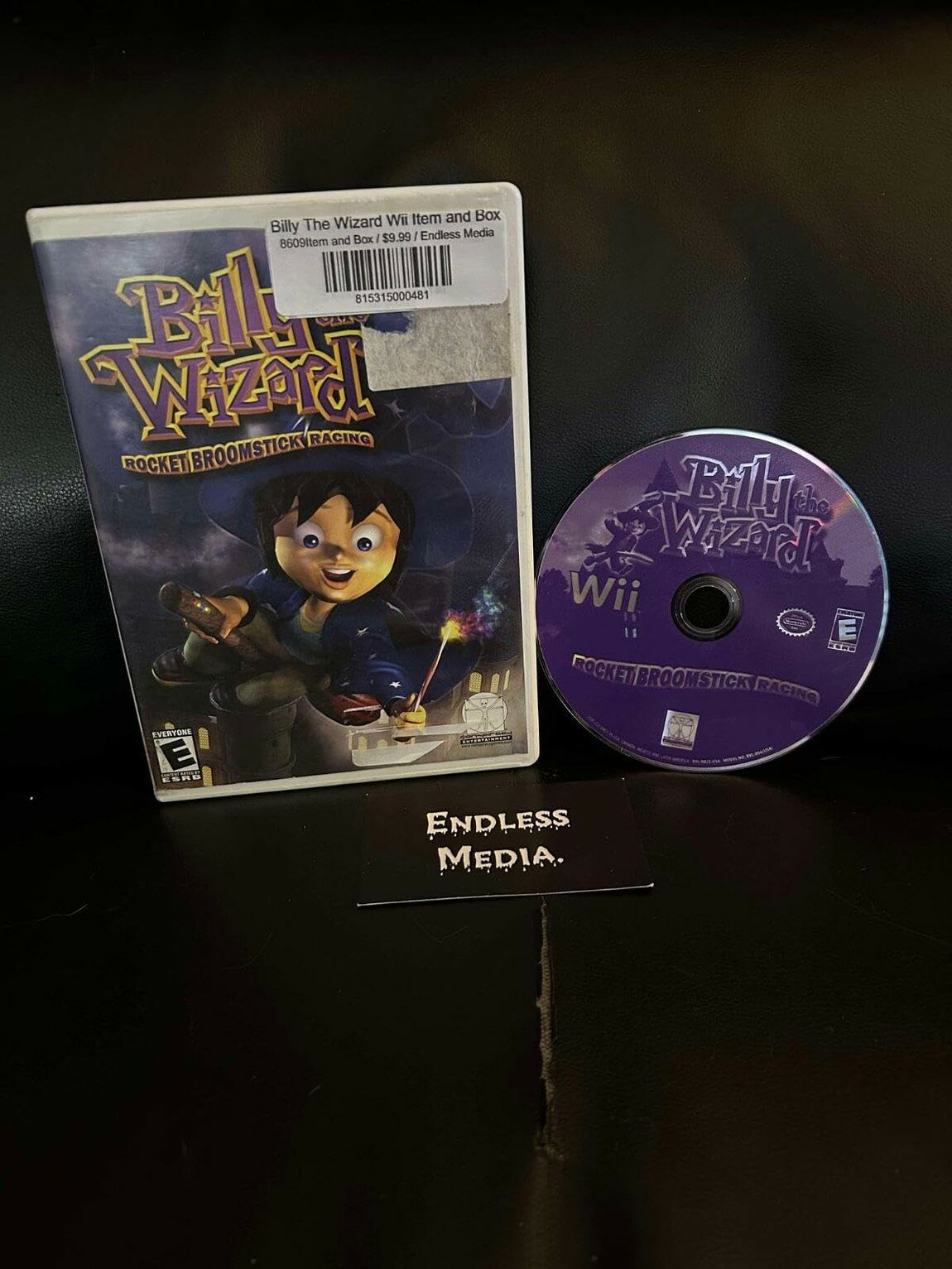 PRODUCT DETAILS 【商品情報】・商品名：Billy the Wizard: Rocket Broomstick Racing - Nintendo Wii・対応機種：Wii（Wii）・仕様：北米版（NTSC-U/C）・言語：英語【コンディション】・新品未開封の海外直輸入品です。・パッケージに輸送によるスレ・小傷がある場合があります。 ■ 北米版ゲームについてのご注意（必ずお読みください） 【北米版 ゲームについてのご注意】こちらの商品は、海外仕様のゲームソフトです。・Wii（Wii）は本体にリージョン制限があるため、日本国内の本体では通常そのままプレイすることはできません。・北米版の本体など、ソフトに対応した本体が必要です。・ゲーム内の表示および音声は、基本的に英語などの外国語です。日本語には対応していない場合があります。・映像方式や接続するテレビ・モニターによっては、正常に表示されない場合があります。・海外版であることや、お手持ちの本体で使用できないことを理由とした返品・交換はお受けできません。 ■ ご注意 ・掲載画像は実物に近い色味になるよう調整しておりますが、ご利用の環境により差異が生じる場合があります。・複数店舗で在庫を共有しているため、ご注文後に在庫切れとなる場合がございます。・海外倉庫からのお取り寄せのため、発送までに数日〜2〜3週間程度かかる場合があります。 ■ 納期についてお届けの目安を必ずご確認ください。 ご注意 海外からの輸入品となります。海外輸送のため、外箱に軽微なスレ等がある場合がございますが、商品本体には影響ございません。 ※在庫状況は仕入先の在庫情報をもとに出来る限り正確に表示しておりますが、取寄せ商品のため、タイミングによりご注文後に欠品・キャンセルとなる場合がございます。