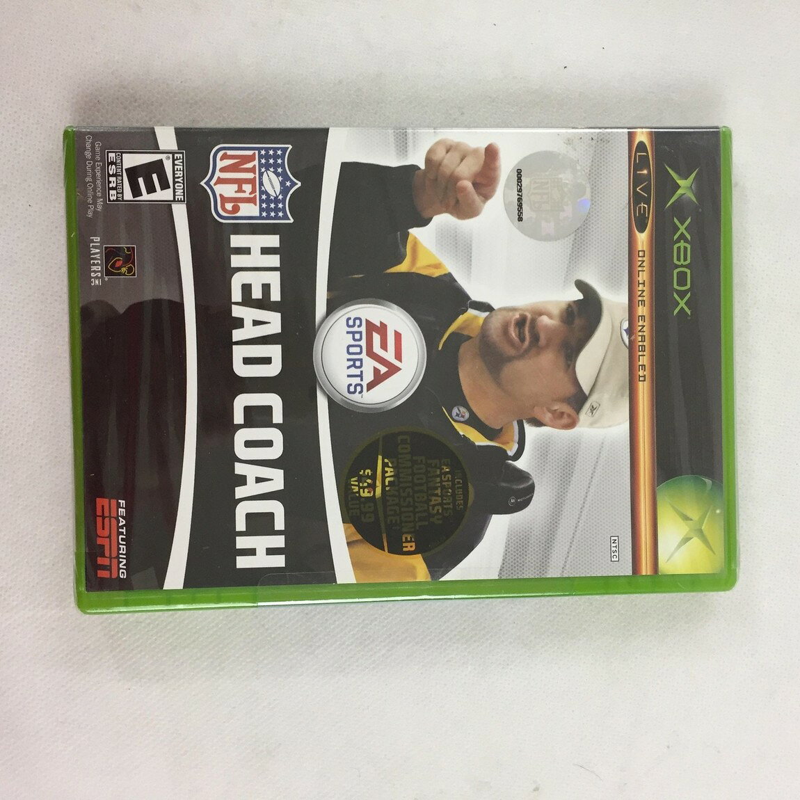 PRODUCT DETAILS 【商品情報】・商品名：NFL Head Coach - Xbox・対応機種：Xbox(初代)（Xbox）・仕様：北米版（NTSC-U/C）・言語：英語【コンディション】・新品未開封の海外直輸入品です。・パッケージに輸送によるスレ・小傷がある場合があります。 ■ 北米版ゲームについてのご注意（必ずお読みください） 【北米版 ゲームについてのご注意】こちらの商品は、海外仕様のゲームソフトです。・Xbox(初代)（Xbox）は本体にリージョン制限があるため、日本国内の本体では通常そのままプレイすることはできません。・北米版の本体など、ソフトに対応した本体が必要です。・ゲーム内の表示および音声は、基本的に英語などの外国語です。日本語には対応していない場合があります。・映像方式や接続するテレビ・モニターによっては、正常に表示されない場合があります。・海外版であることや、お手持ちの本体で使用できないことを理由とした返品・交換はお受けできません。 ■ ご注意 ・掲載画像は実物に近い色味になるよう調整しておりますが、ご利用の環境により差異が生じる場合があります。・複数店舗で在庫を共有しているため、ご注文後に在庫切れとなる場合がございます。・海外倉庫からのお取り寄せのため、発送までに数日〜2〜3週間程度かかる場合があります。 ■ 納期についてお届けの目安を必ずご確認ください。 ご注意 海外からの輸入品となります。海外輸送のため、外箱に軽微なスレ等がある場合がございますが、商品本体には影響ございません。 ※在庫状況は仕入先の在庫情報をもとに出来る限り正確に表示しておりますが、取寄せ商品のため、タイミングによりご注文後に欠品・キャンセルとなる場合がございます。
