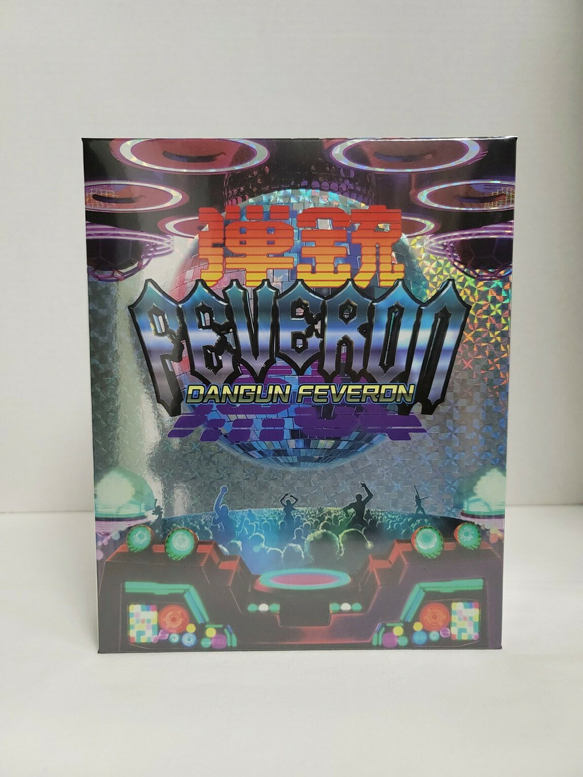 PRODUCT DETAILS 【商品情報】・商品名：Dangun Feveron Collector's Edition - PlayStation 4・対応機種：プレイステーション4（PS4）・仕様：北米版（NTSC-U/C）・言語：英語【コンディション】・新品未開封の海外直輸入品です。・パッケージに輸送によるスレ・小傷がある場合があります。 ■ 北米版ゲームについてのご注意（必ずお読みください） 【北米版 ゲームについてのご注意】こちらの商品は、北米版（海外仕様）のゲームソフトです。・プレイステーション4（PS4）本体はリージョンフリーのため、日本国内の本体でもプレイいただけます。・ゲーム内の表示および音声は、基本的に英語です。日本語には対応していない場合があります。・オンライン機能・ダウンロードコンテンツ等は、アカウントの地域により利用できない場合があります。・海外版であることを理由とした返品・交換はお受けできません。 ■ ご注意 ・掲載画像は実物に近い色味になるよう調整しておりますが、ご利用の環境により差異が生じる場合があります。・複数店舗で在庫を共有しているため、ご注文後に在庫切れとなる場合がございます。・海外倉庫からのお取り寄せのため、発送までに数日〜2〜3週間程度かかる場合があります。 ■ 納期についてお届けの目安を必ずご確認ください。 ご注意 海外からの輸入品となります。海外輸送のため、外箱に軽微なスレ等がある場合がございますが、商品本体には影響ございません。 ※在庫状況は仕入先の在庫情報をもとに出来る限り正確に表示しておりますが、取寄せ商品のため、タイミングによりご注文後に欠品・キャンセルとなる場合がございます。