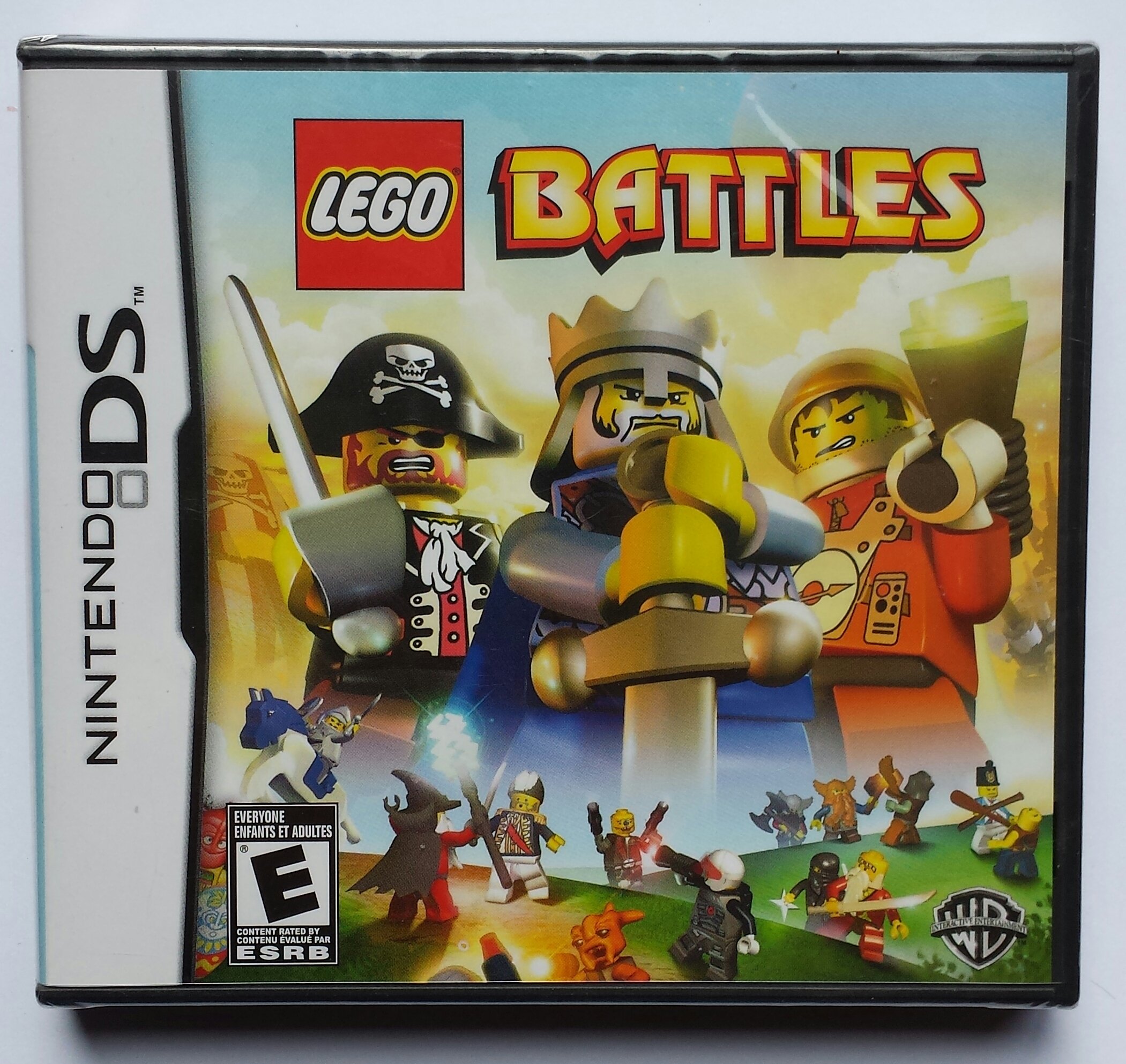 PRODUCT DETAILS 【商品情報】・商品名：Lego: Battles (Nintendo DS)・対応機種：ニンテンドーDS（Nintendo DS）・仕様：北米版・言語：英語【コンディション】・新品・海外直輸入品です。・パッケージに輸送によるスレ・小傷がある場合があります。 ■ 日本国内のDS本体でプレイいただけます ニンテンドーDS／DS Lite 本体はリージョンフリーのため、北米版のソフトも日本国内で購入された本体でそのままプレイいただけます。 ■ 北米版ゲームについてのご注意（必ずお読みください） ・ゲーム内の表示および音声は英語です。日本語には対応しておりません。・ニンテンドーDSi／DSi LL／3DSシリーズでは、通常のDSソフトはプレイできますが、「DSi専用」「DSi拡張」ソフトは地域制限により動作しません。・任天堂のオンラインサービス（ニンテンドーWi-Fiコネクション）は終了しているため、通信対戦・配信要素はご利用いただけません。・パッケージ・取扱説明書はすべて英語表記です。・海外版であること、およびお手持ちの本体で使用できないことを理由とした返品・交換はお受けできません。 ■ ご注意 ・掲載画像は実物に近い色味になるよう調整しておりますが、ご利用の環境により差異が生じる場合があります。・複数店舗で在庫を共有しているため、ご注文後に在庫切れとなる場合がございます。・海外倉庫からのお取り寄せのため、発送までに数日〜2〜3週間程度かかる場合があります。 ■ 納期についてお届けの目安を必ずご確認ください。 ご注意 海外からの輸入品となります。海外輸送のため、外箱に軽微なスレ等がある場合がございますが、商品本体には影響ございません。 ※在庫状況は仕入先の在庫情報をもとに出来る限り正確に表示しておりますが、取寄せ商品のため、タイミングによりご注文後に欠品・キャンセルとなる場合がございます。