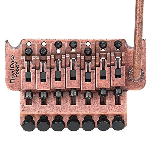 PRODUCT DETAILS Floyd Rose 1000 Series Pro ギター用 トレモロ ロープロファイル 7弦 アンティークブロンズ【商品仕様】・ ブランド：Floyd Rose・ 型番：1000 Series Pro (7-String)・ 品目：トレモロ・ 対応弦数：7弦・ 形状：ロープロファイル・ 弦間ピッチ：0.420インチ (Floyd Rose Originalと同等)・ カラー：アンティークブロンズ・ 製造国：韓国・ 付属品：ブリッジ、ロッキングナット、スプリング、スプリングハンガー、マウントスタッド、取付用ハードウェア一式【特徴】・ Floyd Rose Original 7弦用のロープロファイルモデルです。・ ドイツ製Proモデルより広い0.420インチの弦間ピッチ（Originalと同等）を採用しています。・ ブリッジ本体に加え、ナットやスタッドなど取り付けに必要なハードウェア一式が付属します。【ご注意】・ 取り付けには加工・配線作業が必要な場合があります。お手持ちの楽器との適合（弦数・サイズ・取付穴位置）をご確認のうえご注文ください。・ アクティブタイプのピックアップは9V電池が必要です（電池は付属しない場合があります）。 ■ 商品について 海外輸入品（説明書は英語表記の場合あり） ■ ご注意 ・掲載画像は実物に近い色味になるよう調整しておりますが、ご利用の環境により差異が生じる場合があります。・複数店舗で在庫を共有しているため、ご注文後に在庫切れとなる場合がございます。 ■ 納期について お届けの目安を必ずご確認ください。 海外正規ルート仕入れ品 海外ブランド ▼ 海外正規ブランド店 正規代理店 ▼ 当 店 ※本商品は並行輸入品です 製造元は正規品と同一のブランド・メーカーです。当店では海外正規ルートより仕入れた商品を取り扱っております。流通ルートが異なるのみで、商品自体に違いはございません。 ── 当店の商品について ── 正規品のみ取り扱い 海外正規店・正規代理店から商品を直接仕入れ、国内に輸入して販売しております。 日本未入荷・海外限定モデルも多数 日本未入荷・海外限定モデルも多数取り扱っております。サイズ・カラー違いや海外限定で販売された製品など、日本では手に入りにくいアイテムをお届けいたします。 お求めやすい価格の理由 海外市場での価格差や流通ルートの違いにより、国内販売価格よりお求めやすくなっております。品質はそのままに、よりお手頃な価格でお届けいたします。 安心保証 ご使用前に万が一、製品に不具合がございました場合は、交換または商品代金のご返金にて対応させていただきます。商品到着後5日以内にご連絡ください。 ご注意 海外からの輸入品となります。海外輸送のため、外箱に軽微なスレ等がある場合がございますが、商品本体には影響ございません。 ※在庫状況は仕入先の在庫情報をもとに出来る限り正確に表示しておりますが、取寄せ商品のため、タイミングによりご注文後に欠品・キャンセルとなる場合がございます。 お探しの商品がございましたら、お気軽にご相談ください。