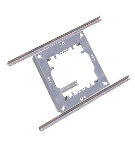PRODUCT DETAILS Valcom ギター用 ブリッジ 5個セット メタル製【商品仕様】・ ブランド：Valcom・ 品目：ギター用ブリッジ・ 内容量：5個セット・ 素材：メタル【特徴】・ 汎用性の高いメタル素材を採用したギター用ブリッジです。・ メンテナンスや交換に便利な5個セットです。【ご注意】・ 取り付けには加工・配線作業が必要な場合があります。お手持ちの楽器との適合（弦数・サイズ・取付穴位置）をご確認のうえご注文ください。・ アクティブタイプのピックアップは9V電池が必要です（電池は付属しない場合があります）。 ■ 商品について 海外輸入品（説明書は英語表記の場合あり） ■ ご注意 ・掲載画像は実物に近い色味になるよう調整しておりますが、ご利用の環境により差異が生じる場合があります。・複数店舗で在庫を共有しているため、ご注文後に在庫切れとなる場合がございます。 ■ 納期について お届けの目安を必ずご確認ください。 海外正規ルート仕入れ品 海外ブランド ▼ 海外正規ブランド店 正規代理店 ▼ 当 店 ※本商品は並行輸入品です 製造元は正規品と同一のブランド・メーカーです。当店では海外正規ルートより仕入れた商品を取り扱っております。流通ルートが異なるのみで、商品自体に違いはございません。 ── 当店の商品について ── 正規品のみ取り扱い 海外正規店・正規代理店から商品を直接仕入れ、国内に輸入して販売しております。 日本未入荷・海外限定モデルも多数 日本未入荷・海外限定モデルも多数取り扱っております。サイズ・カラー違いや海外限定で販売された製品など、日本では手に入りにくいアイテムをお届けいたします。 お求めやすい価格の理由 海外市場での価格差や流通ルートの違いにより、国内販売価格よりお求めやすくなっております。品質はそのままに、よりお手頃な価格でお届けいたします。 安心保証 ご使用前に万が一、製品に不具合がございました場合は、交換または商品代金のご返金にて対応させていただきます。商品到着後5日以内にご連絡ください。 ご注意 海外からの輸入品となります。海外輸送のため、外箱に軽微なスレ等がある場合がございますが、商品本体には影響ございません。 ※在庫状況は仕入先の在庫情報をもとに出来る限り正確に表示しておりますが、取寄せ商品のため、タイミングによりご注文後に欠品・キャンセルとなる場合がございます。 お探しの商品がございましたら、お気軽にご相談ください。
