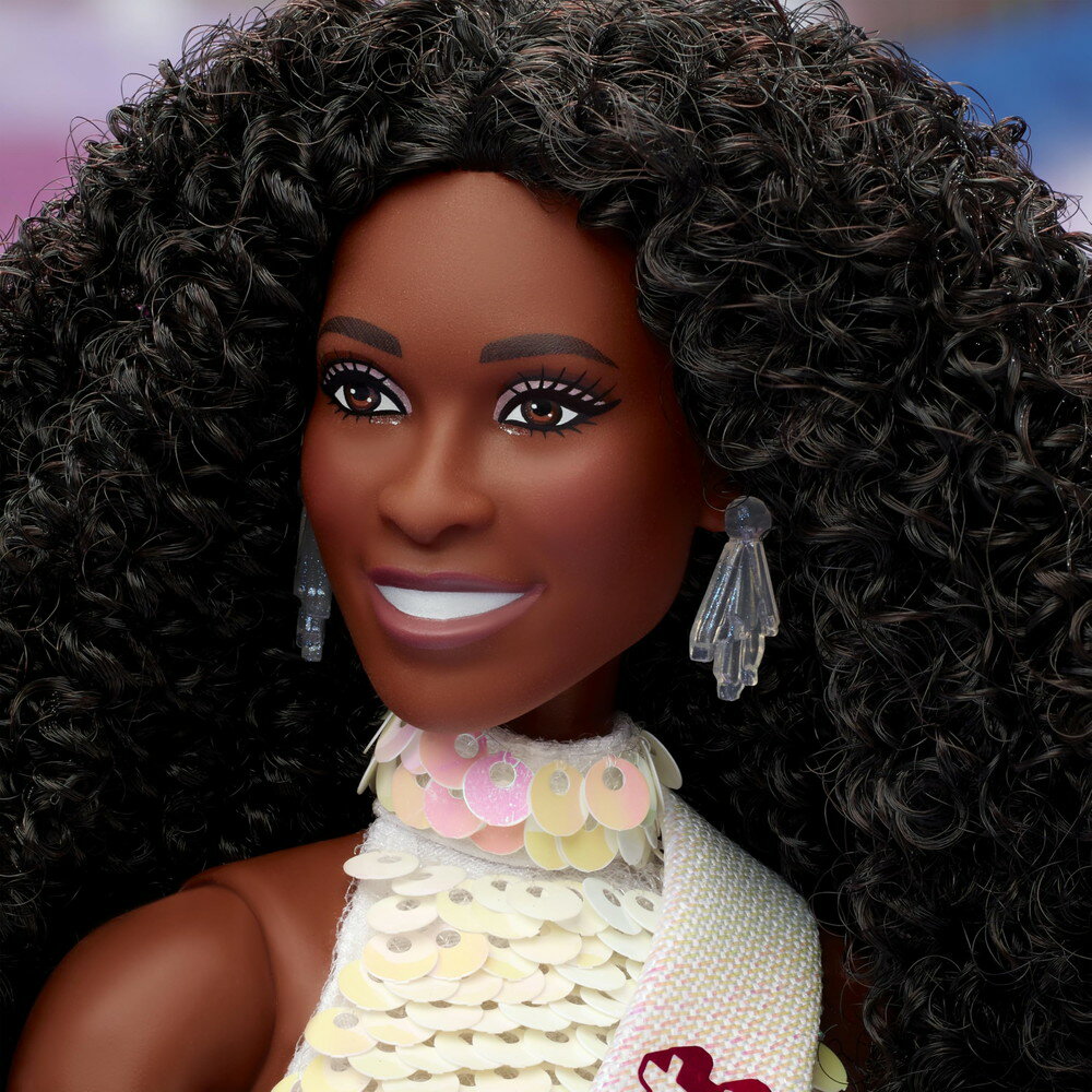 バービー ザムービー プレジデント コレクタブル ドール ISSA Rae キラキラ光るホワイトブラウス ショートセット ダークカーリーヘア プレジデントサッシュ