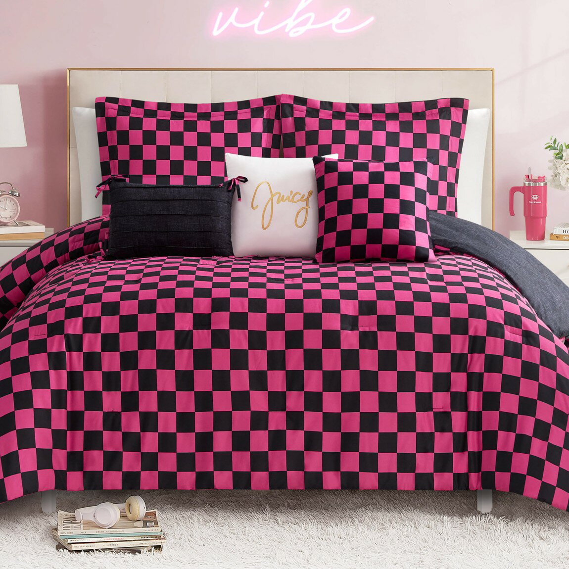 Rakuten - Juicy Couture ジューシークチュール リバーシブル チェッカーボード コンフォーター 5点セット Twin/Twin XL ブラック ホットピンク 布団セット 掛け布団 枕カバー クッション 寝具 布団カバー