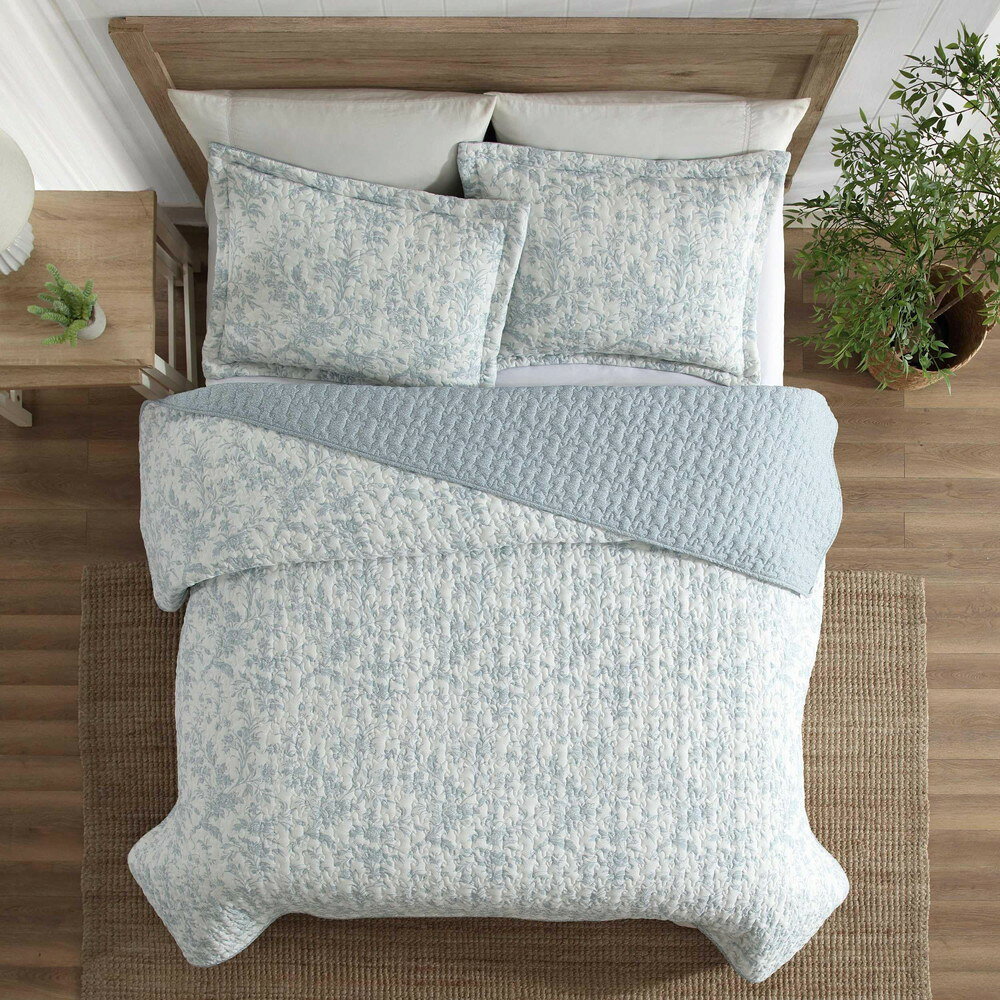Laura Ashleyローラアシュレイ キング キルトセット シアサッカーテクスチャー寝具 シャム付き リバーシブル寝具エッセンシャルズ (アンバリー パステルブルー, キング)