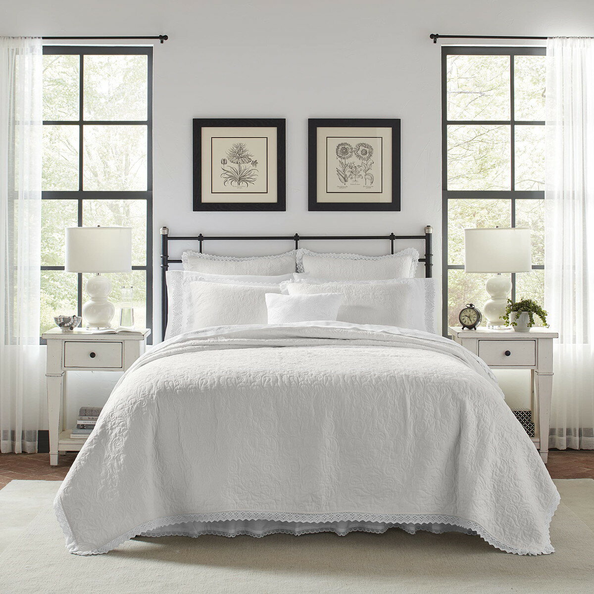 樂天商城 - Laura Ashley シングルサイズ キルトセット ホワイト コットン製 ベッドカバー 枕カバー付き リバーシブルデザイン