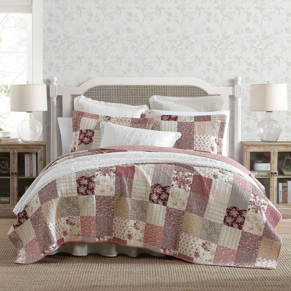 樂天商城 - ローラアシュレイ キルトセット セリナ パッチワーク レッド ツインサイズ 枕カバー 寝具 ベッドカバー コットン リバーシブル 2点セット 花柄 赤