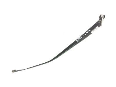 PRODUCT DETAILS レクサス純正 フロント ワイパーアーム 右側 (Windshield Wiper Arm Assembly Right Hand) OEM パーツ【商品情報】・ メーカー：レクサス純正（Genuine Lexus / OEM）・ 部品名：フロント ワイパーアーム 右側（Windshield Wiper Arm Assembly Right Hand）・ 品番：85211-76030・ 適合位置：フロント / 右側【ご注意】・ 米国からの取り寄せ商品です。お届けまで2〜3週間ほどお時間をいただきます。・ 適合は必ずお車の車台番号・品番でご確認ください。 ■ 商品について 海外輸入品（説明書は英語表記の場合あり） ■ ご注意 ・掲載画像は実物に近い色味になるよう調整しておりますが、ご利用の環境により差異が生じる場合があります。・複数店舗で在庫を共有しているため、ご注文後に在庫切れとなる場合がございます。 ■ 納期について お届けの目安を必ずご確認ください。 海外正規ルート仕入れ品 海外ブランド ▼ 海外正規ブランド店 正規代理店 ▼ 当 店 ※本商品は並行輸入品です 製造元は正規品と同一のブランド・メーカーです。当店では海外正規ルートより仕入れた商品を取り扱っております。流通ルートが異なるのみで、商品自体に違いはございません。 ── 当店の商品について ── 正規品のみ取り扱い 海外正規店・正規代理店から商品を直接仕入れ、国内に輸入して販売しております。 日本未入荷・海外限定モデルも多数 日本未入荷・海外限定モデルも多数取り扱っております。サイズ・カラー違いや海外限定で販売された製品など、日本では手に入りにくいアイテムをお届けいたします。 お求めやすい価格の理由 海外市場での価格差や流通ルートの違いにより、国内販売価格よりお求めやすくなっております。品質はそのままに、よりお手頃な価格でお届けいたします。 安心保証 ご使用前に万が一、製品に不具合がございました場合は、交換または商品代金のご返金にて対応させていただきます。商品到着後5日以内にご連絡ください。 ご注意 海外からの輸入品となります。海外輸送のため、外箱に軽微なスレ等がある場合がございますが、商品本体には影響ございません。 ※在庫状況は仕入先の在庫情報をもとに出来る限り正確に表示しておりますが、取寄せ商品のため、タイミングによりご注文後に欠品・キャンセルとなる場合がございます。 お探しの商品がございましたら、お気軽にご相談ください。