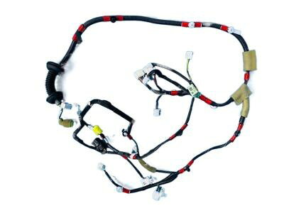 PRODUCT DETAILS レクサス純正 フロントドア ワイヤ 左側 (Front Door Wire Left Hand) OEM パーツ【商品情報】・ メーカー：レクサス純正（Genuine Lexus / OEM）・ 部品名：フロントドア ワイヤ 左側（Front Door Wire Left Hand）・ 品番：82152-50430・ 適合位置：フロント 左側【ご注意】・ 米国からの取り寄せ商品です。お届けまで2〜3週間ほどお時間をいただきます。・ 適合は必ずお車の車台番号・品番でご確認ください。 ■ 商品について 海外輸入品（説明書は英語表記の場合あり） ■ ご注意 ・掲載画像は実物に近い色味になるよう調整しておりますが、ご利用の環境により差異が生じる場合があります。・複数店舗で在庫を共有しているため、ご注文後に在庫切れとなる場合がございます。 ■ 納期について お届けの目安を必ずご確認ください。 海外正規ルート仕入れ品 海外ブランド ▼ 海外正規ブランド店 正規代理店 ▼ 当 店 ※本商品は並行輸入品です 製造元は正規品と同一のブランド・メーカーです。当店では海外正規ルートより仕入れた商品を取り扱っております。流通ルートが異なるのみで、商品自体に違いはございません。 ── 当店の商品について ── 正規品のみ取り扱い 海外正規店・正規代理店から商品を直接仕入れ、国内に輸入して販売しております。 日本未入荷・海外限定モデルも多数 日本未入荷・海外限定モデルも多数取り扱っております。サイズ・カラー違いや海外限定で販売された製品など、日本では手に入りにくいアイテムをお届けいたします。 お求めやすい価格の理由 海外市場での価格差や流通ルートの違いにより、国内販売価格よりお求めやすくなっております。品質はそのままに、よりお手頃な価格でお届けいたします。 安心保証 ご使用前に万が一、製品に不具合がございました場合は、交換または商品代金のご返金にて対応させていただきます。商品到着後5日以内にご連絡ください。 ご注意 海外からの輸入品となります。海外輸送のため、外箱に軽微なスレ等がある場合がございますが、商品本体には影響ございません。 ※在庫状況は仕入先の在庫情報をもとに出来る限り正確に表示しておりますが、取寄せ商品のため、タイミングによりご注文後に欠品・キャンセルとなる場合がございます。 お探しの商品がございましたら、お気軽にご相談ください。