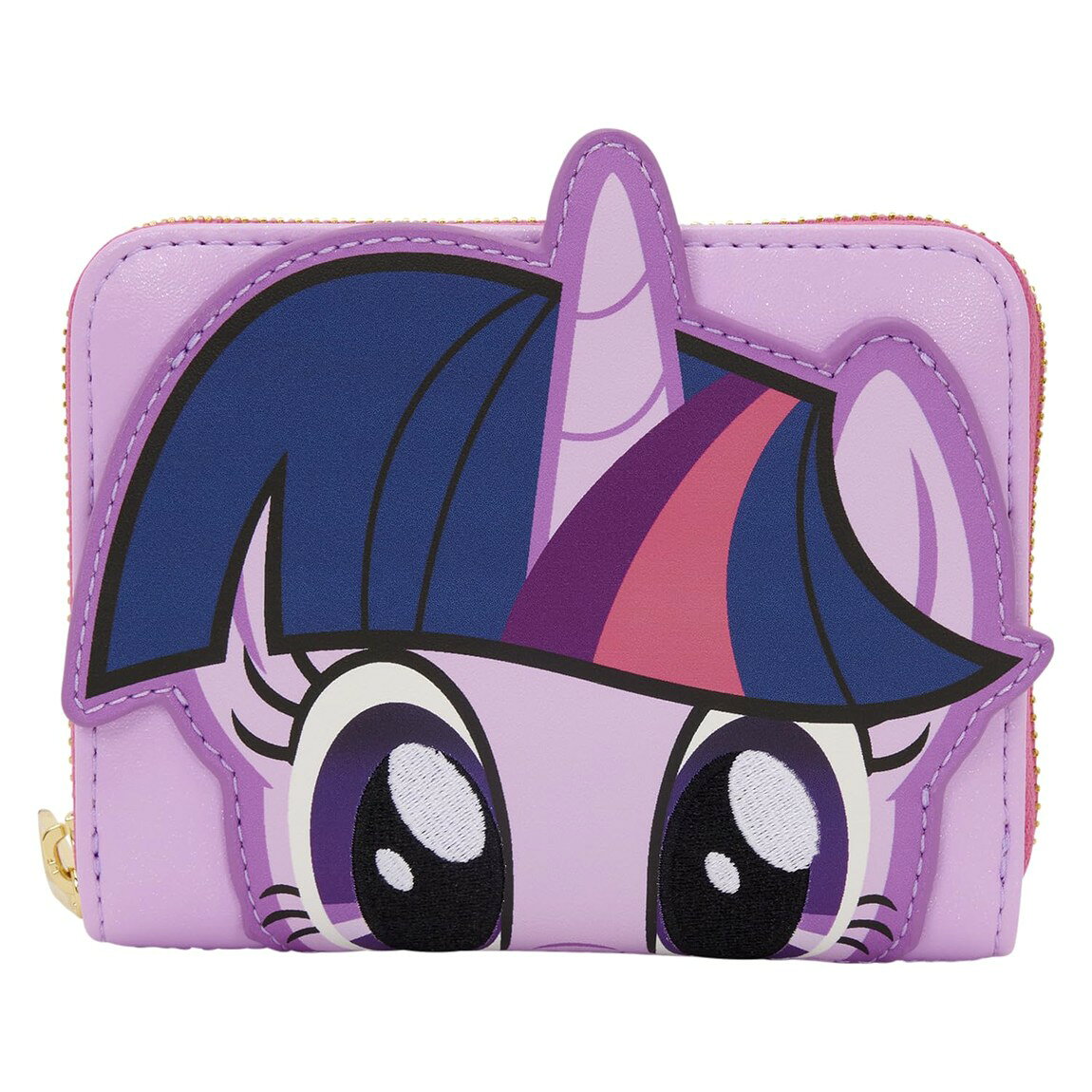 PRODUCT DETAILS Loungefly マイリトルポニー トワイライトスパークル 財布 ジップアラウンドウォレット グリッター 刺繍【商品仕様】・ アイテム種別：財布（ジップアラウンド）・ 素材：ポリウレタン、グリッター素材・ サイズ：約 横12.7cm × 縦10cm・ 収納：カードスロット×4、クリアIDスロット×1【特徴】・ 『マイリトルポニー』のキャラクター、トワイライトスパークルをモチーフにしたコスプレデザインです。・ 表面にはグリッター素材を使用し、刺繍とプリントでディテールが表現されています。・ 内側にはキャラクターに合わせたデザインの裏地が採用されています。・ マイリトルポニーの公式ライセンス商品です。 ■ 商品について 海外輸入品（説明書は英語表記の場合あり） ■ ご注意 ・掲載画像は実物に近い色味になるよう調整しておりますが、ご利用の環境により差異が生じる場合があります。・複数店舗で在庫を共有しているため、ご注文後に在庫切れとなる場合がございます。 ■ 納期について お届けの目安を必ずご確認ください。 海外正規ルート仕入れ品 海外ブランド ▼ 海外正規ブランド店 正規代理店 ▼ 当 店 ※本商品は並行輸入品です 製造元は正規品と同一のブランド・メーカーです。当店では海外正規ルートより仕入れた商品を取り扱っております。流通ルートが異なるのみで、商品自体に違いはございません。 ── 当店の商品について ── 正規品のみ取り扱い 海外正規店・正規代理店から商品を直接仕入れ、国内に輸入して販売しております。 日本未入荷・海外限定モデルも多数 日本未入荷・海外限定モデルも多数取り扱っております。サイズ・カラー違いや海外限定で販売された製品など、日本では手に入りにくいアイテムをお届けいたします。 お求めやすい価格の理由 海外市場での価格差や流通ルートの違いにより、国内販売価格よりお求めやすくなっております。品質はそのままに、よりお手頃な価格でお届けいたします。 安心保証 ご使用前に万が一、製品に不具合がございました場合は、交換または商品代金のご返金にて対応させていただきます。商品到着後5日以内にご連絡ください。 ご注意 海外からの輸入品となります。海外輸送のため、外箱に軽微なスレ等がある場合がございますが、商品本体には影響ございません。 ※在庫状況は仕入先の在庫情報をもとに出来る限り正確に表示しておりますが、取寄せ商品のため、タイミングによりご注文後に欠品・キャンセルとなる場合がございます。 お探しの商品がございましたら、お気軽にご相談ください。