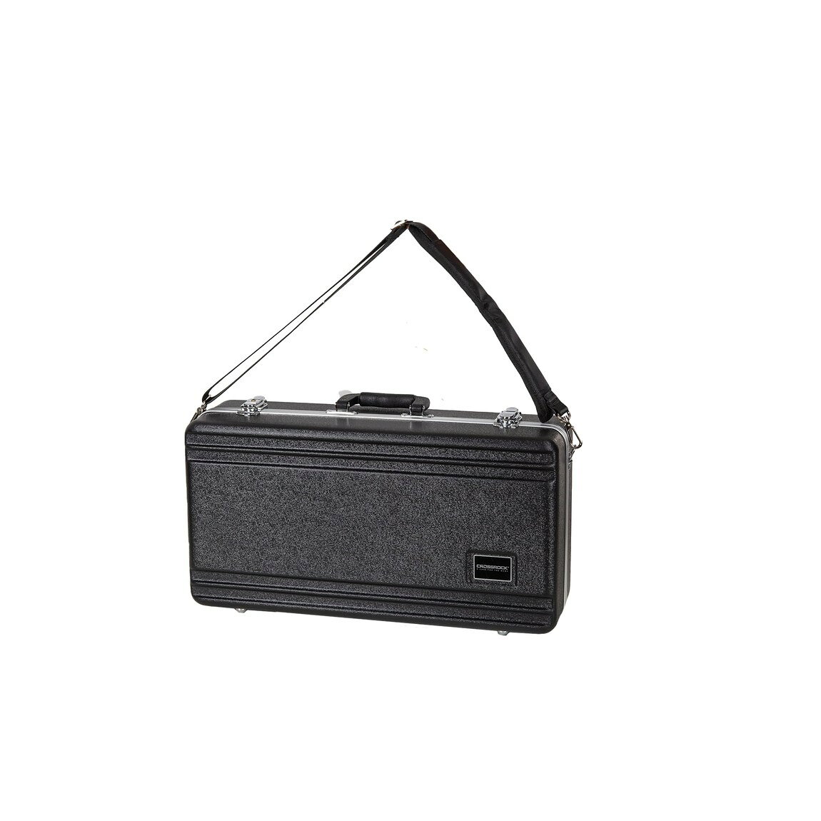 PRODUCT DETAILS クロスロック トランペット用 ハードケース ABS樹脂 ダイヤモンドテクスチャ ブラック【商品仕様】・ 対象楽器：Bbトランペット・ 外装素材：ABS樹脂（ダイヤモンドテクスチャ仕上げ）・ 内装素材：ベロア・ 内寸（全長）：約50cm・ 内寸（幅）：約13cm・ 内寸（深さ）：約12cm・ 重量：約4kg・ 付属品：ショルダーストラップ×1【特徴】・ 表面にダイヤモンドパターンを施したABS樹脂を採用し、傷が目立ちにくい設計となっています。・ 内装には高密度フォームと柔らかなベロア素材を使用し、楽器を衝撃や振動から保護します。・ ケース中央に鍵付きのロックシステムを備えており、移動中の不意な開放を防止します。・ 成形されたサイドハンドルに加え、付属のストラップを取り付けることで肩掛けでの運搬も可能です。・ ケースの縁にはアルミニウム製の補強が施され、底面には安定性を高めるゴム足が設置されています。 ■ 商品について 海外輸入品（説明書は英語表記の場合あり） ■ ご注意 ・掲載画像は実物に近い色味になるよう調整しておりますが、ご利用の環境により差異が生じる場合があります。・複数店舗で在庫を共有しているため、ご注文後に在庫切れとなる場合がございます。 ■ 納期について お届けの目安を必ずご確認ください。 海外正規ルート仕入れ品 海外ブランド ▼ 海外正規ブランド店 正規代理店 ▼ 当 店 ※本商品は並行輸入品です 製造元は正規品と同一のブランド・メーカーです。当店では海外正規ルートより仕入れた商品を取り扱っております。流通ルートが異なるのみで、商品自体に違いはございません。 ── 当店の商品について ── 正規品のみ取り扱い 海外正規店・正規代理店から商品を直接仕入れ、国内に輸入して販売しております。 日本未入荷・海外限定モデルも多数 日本未入荷・海外限定モデルも多数取り扱っております。サイズ・カラー違いや海外限定で販売された製品など、日本では手に入りにくいアイテムをお届けいたします。 お求めやすい価格の理由 海外市場での価格差や流通ルートの違いにより、国内販売価格よりお求めやすくなっております。品質はそのままに、よりお手頃な価格でお届けいたします。 安心保証 ご使用前に万が一、製品に不具合がございました場合は、交換または商品代金のご返金にて対応させていただきます。商品到着後5日以内にご連絡ください。 ご注意 海外からの輸入品となります。海外輸送のため、外箱に軽微なスレ等がある場合がございますが、商品本体には影響ございません。 ※在庫状況は仕入先の在庫情報をもとに出来る限り正確に表示しておりますが、取寄せ商品のため、タイミングによりご注文後に欠品・キャンセルとなる場合がございます。 お探しの商品がございましたら、お気軽にご相談ください。