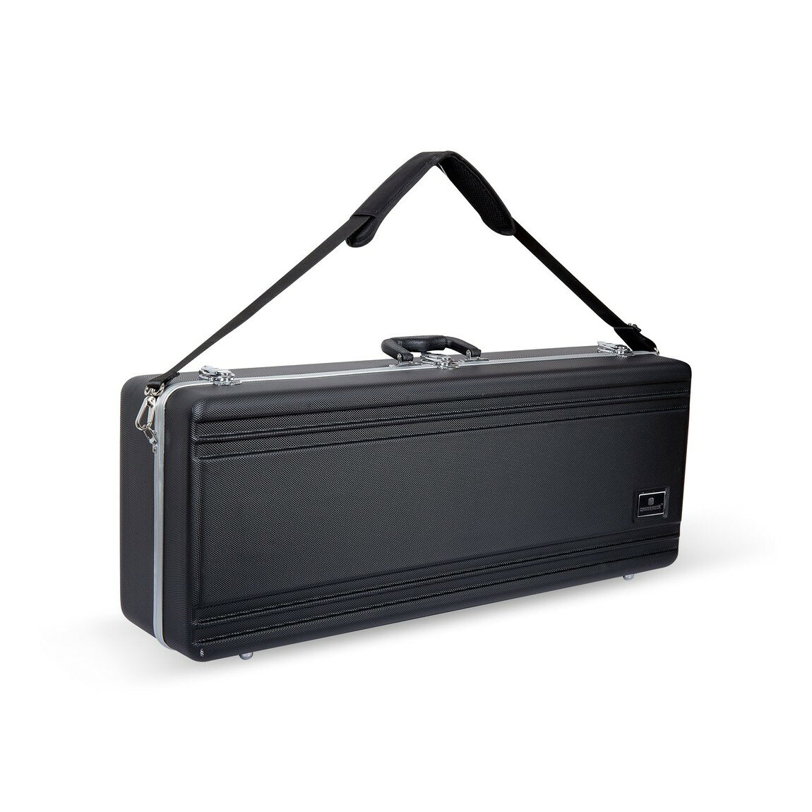 PRODUCT DETAILS クロスロック テナーサックス用 ハードケース ABS樹脂 角型 ブラック ダイヤモンド柄 ストラップ付き【商品仕様】・ 対象楽器：B♭テナーサックス・ 内寸：全長 約77cm、幅 約24.5cm、厚み 約16.5cm・ 重量：約3kg・ 外装素材：ABS樹脂（ダイヤモンドパターン加工）・ 内装素材：高密度フォーム、ブルーベルベット・ 付属品：ショルダーストラップ×1【特徴】・ 耐久性に優れたABS樹脂の外装に、傷が目立ちにくいダイヤモンドパターンの質感を採用した角型ケースです。・ 内装には楽器を保護する高密度フォームと柔らかなベルベットを使用し、ネックやマウスピース用の専用収納スペースを備えています。・ センターラッチにはセキュリティロックシステムを搭載し、移動時や保管時の不意な開閉を防止します。・ 取り外し可能なショルダーストラップと、グリップ力の高いハンドルにより、用途に合わせた持ち運びが可能です。・ 縁部分の金属製パーツや底鋲により、構造の安定性と長期的な使用に耐える堅牢性を備えています。 ■ 商品について 海外輸入品（説明書は英語表記の場合あり） ■ ご注意 ・掲載画像は実物に近い色味になるよう調整しておりますが、ご利用の環境により差異が生じる場合があります。・複数店舗で在庫を共有しているため、ご注文後に在庫切れとなる場合がございます。 ■ 納期について お届けの目安を必ずご確認ください。 海外正規ルート仕入れ品 海外ブランド ▼ 海外正規ブランド店 正規代理店 ▼ 当 店 ※本商品は並行輸入品です 製造元は正規品と同一のブランド・メーカーです。当店では海外正規ルートより仕入れた商品を取り扱っております。流通ルートが異なるのみで、商品自体に違いはございません。 ── 当店の商品について ── 正規品のみ取り扱い 海外正規店・正規代理店から商品を直接仕入れ、国内に輸入して販売しております。 日本未入荷・海外限定モデルも多数 日本未入荷・海外限定モデルも多数取り扱っております。サイズ・カラー違いや海外限定で販売された製品など、日本では手に入りにくいアイテムをお届けいたします。 お求めやすい価格の理由 海外市場での価格差や流通ルートの違いにより、国内販売価格よりお求めやすくなっております。品質はそのままに、よりお手頃な価格でお届けいたします。 安心保証 ご使用前に万が一、製品に不具合がございました場合は、交換または商品代金のご返金にて対応させていただきます。商品到着後5日以内にご連絡ください。 ご注意 海外からの輸入品となります。海外輸送のため、外箱に軽微なスレ等がある場合がございますが、商品本体には影響ございません。 ※在庫状況は仕入先の在庫情報をもとに出来る限り正確に表示しておりますが、取寄せ商品のため、タイミングによりご注文後に欠品・キャンセルとなる場合がございます。 お探しの商品がございましたら、お気軽にご相談ください。