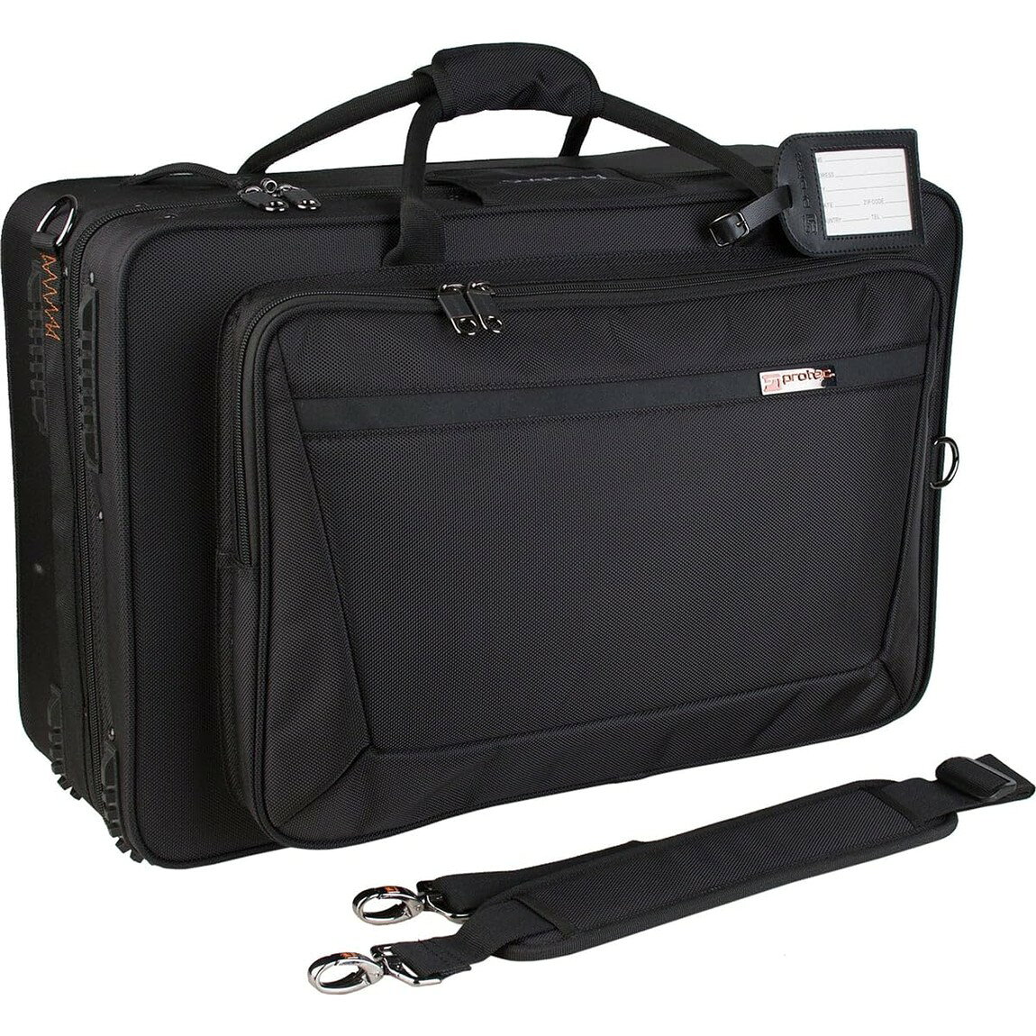 PRODUCT DETAILS Protec トランペット用 セミハードケース 3本収納 IPACシリーズ ブラック【商品仕様】・ 対応楽器：トランペット（最大3本収納可能）・ ケース種別：セミハードケース・ 外装素材：1680デニール・バリスティックナイロン（撥水加工）・ フレーム：軽量衝撃吸収木製フレーム・ 内装素材：ソフトナイレックス・ 重量：約3.5kg・ 外寸：約57.2cm x 36.8cm x 20.3cm・ 付属仕様：ショルダーストラップ、マウスピースポーチ、可動式仕切り用ブロック・ウォール、大型外部ポケット（オーガナイザー内蔵）【特徴】・ 軽量な木製フレームを芯材に採用し、外装に1680デニールのバリスティックナイロンを使用することで、楽器の保護性能と携行性を両立しています。・ IPACシリーズ独自の可動式ブロックとウォールにより、楽器の形状や収納本数、アクセサリーの量に合わせて内装レイアウトを自由に変更可能です。・ 大型のマチ付きポケットには小物を整理して収納できるオーガナイザーが備わっており、メンテナンス用品などの持ち運びに適しています。・ ケースの底部と側面には、角やジッパーへの衝撃を緩和し摩耗を防ぐためのカスタムラバーフットとランナーが装備されています。 ■ 商品について 海外輸入品（説明書は英語表記の場合あり） ■ ご注意 ・掲載画像は実物に近い色味になるよう調整しておりますが、ご利用の環境により差異が生じる場合があります。・複数店舗で在庫を共有しているため、ご注文後に在庫切れとなる場合がございます。 ■ 納期について お届けの目安を必ずご確認ください。 海外正規ルート仕入れ品 海外ブランド ▼ 海外正規ブランド店 正規代理店 ▼ 当 店 ※本商品は並行輸入品です 製造元は正規品と同一のブランド・メーカーです。当店では海外正規ルートより仕入れた商品を取り扱っております。流通ルートが異なるのみで、商品自体に違いはございません。 ── 当店の商品について ── 正規品のみ取り扱い 海外正規店・正規代理店から商品を直接仕入れ、国内に輸入して販売しております。 日本未入荷・海外限定モデルも多数 日本未入荷・海外限定モデルも多数取り扱っております。サイズ・カラー違いや海外限定で販売された製品など、日本では手に入りにくいアイテムをお届けいたします。 お求めやすい価格の理由 海外市場での価格差や流通ルートの違いにより、国内販売価格よりお求めやすくなっております。品質はそのままに、よりお手頃な価格でお届けいたします。 安心保証 ご使用前に万が一、製品に不具合がございました場合は、交換または商品代金のご返金にて対応させていただきます。商品到着後5日以内にご連絡ください。 ご注意 海外からの輸入品となります。海外輸送のため、外箱に軽微なスレ等がある場合がございますが、商品本体には影響ございません。 ※在庫状況は仕入先の在庫情報をもとに出来る限り正確に表示しておりますが、取寄せ商品のため、タイミングによりご注文後に欠品・キャンセルとなる場合がございます。 お探しの商品がございましたら、お気軽にご相談ください。
