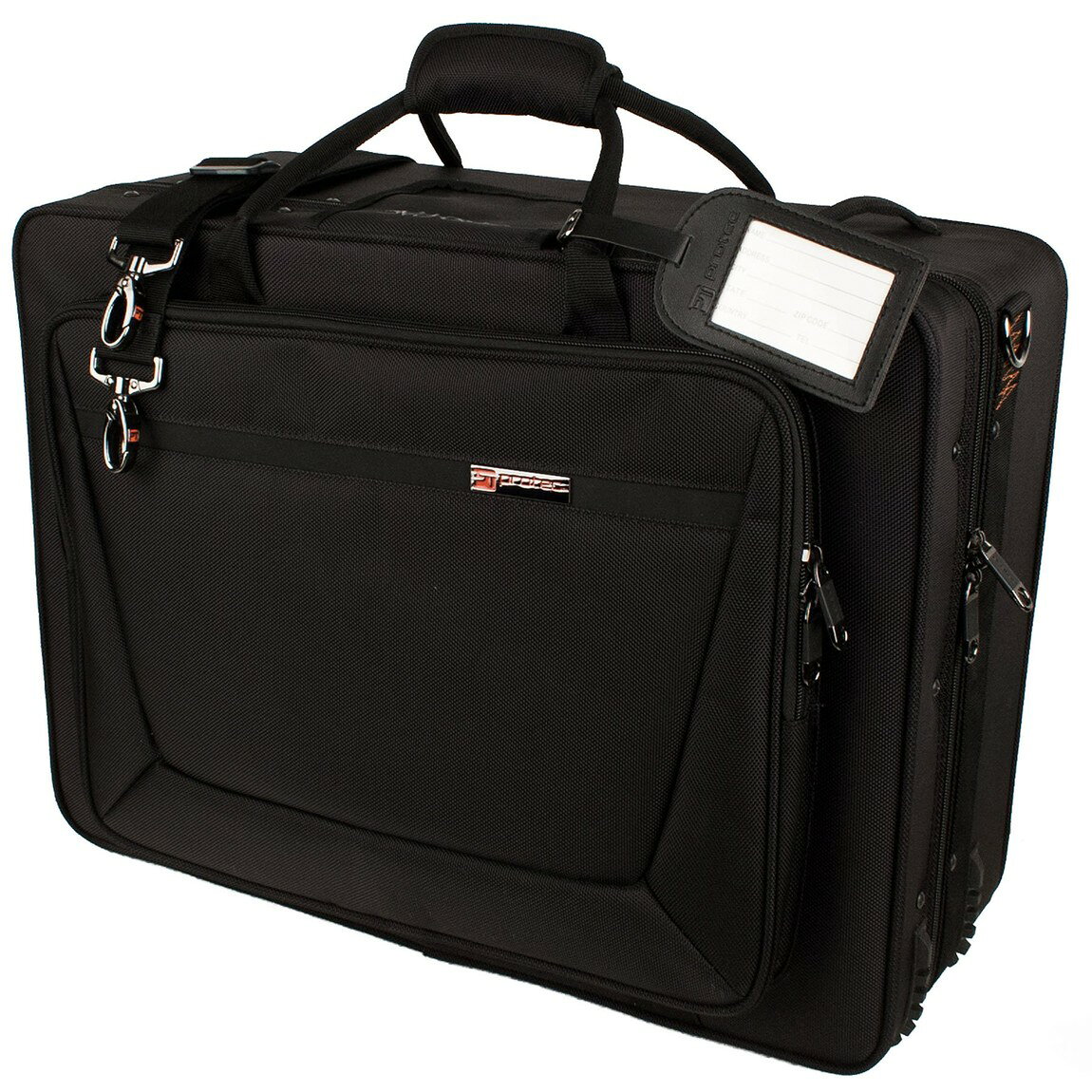 PRODUCT DETAILS Protec トランペット フリューゲルホルン コンビネーション セミハードケース PRO PAC ナイロン製 ブラック【商品仕様】・ 対応楽器：トランペット、フリューゲルホルン・ ケース種別：セミハードケース（ダブルケース）・ 外装素材：1680デニール・バリスティックナイロン（撥水加工）・ 内装素材：ソフトベルベット（クッション材入り）・ 重量：約3.7kg・ 外寸：約57.2 x 39.4 x 22.9cm・ 付属仕様：ショルダーストラップ（滑り止めパッド付）、マウスピースホルダー（4本分）、大型サイドポケット【特徴】・ 衝撃吸収性に優れた軽量木製フレームを内蔵し、楽器を外部の衝撃から保護します。・ 外装には耐摩耗性に優れた1680デニールのバリスティックナイロンを使用しており、撥水性も備えています。・ 小物整理に便利なオーガナイザーを内蔵した大型サイドポケットを装備し、アクセサリー類をまとめて収納可能です。・ 楽器に傷が付きにくい非研磨性の柔らかなベルベット素材を内装に使用し、マウスピース4本分の専用ホルダーを備えています。・ 別売りの専用トロリー（型番T1）を取り付け可能な設計で、長距離の移動にも対応します。 ■ 商品について 海外輸入品（説明書は英語表記の場合あり） ■ ご注意 ・掲載画像は実物に近い色味になるよう調整しておりますが、ご利用の環境により差異が生じる場合があります。・複数店舗で在庫を共有しているため、ご注文後に在庫切れとなる場合がございます。 ■ 納期について お届けの目安を必ずご確認ください。 海外正規ルート仕入れ品 海外ブランド ▼ 海外正規ブランド店 正規代理店 ▼ 当 店 ※本商品は並行輸入品です 製造元は正規品と同一のブランド・メーカーです。当店では海外正規ルートより仕入れた商品を取り扱っております。流通ルートが異なるのみで、商品自体に違いはございません。 ── 当店の商品について ── 正規品のみ取り扱い 海外正規店・正規代理店から商品を直接仕入れ、国内に輸入して販売しております。 日本未入荷・海外限定モデルも多数 日本未入荷・海外限定モデルも多数取り扱っております。サイズ・カラー違いや海外限定で販売された製品など、日本では手に入りにくいアイテムをお届けいたします。 お求めやすい価格の理由 海外市場での価格差や流通ルートの違いにより、国内販売価格よりお求めやすくなっております。品質はそのままに、よりお手頃な価格でお届けいたします。 安心保証 ご使用前に万が一、製品に不具合がございました場合は、交換または商品代金のご返金にて対応させていただきます。商品到着後5日以内にご連絡ください。 ご注意 海外からの輸入品となります。海外輸送のため、外箱に軽微なスレ等がある場合がございますが、商品本体には影響ございません。 ※在庫状況は仕入先の在庫情報をもとに出来る限り正確に表示しておりますが、取寄せ商品のため、タイミングによりご注文後に欠品・キャンセルとなる場合がございます。 お探しの商品がございましたら、お気軽にご相談ください。