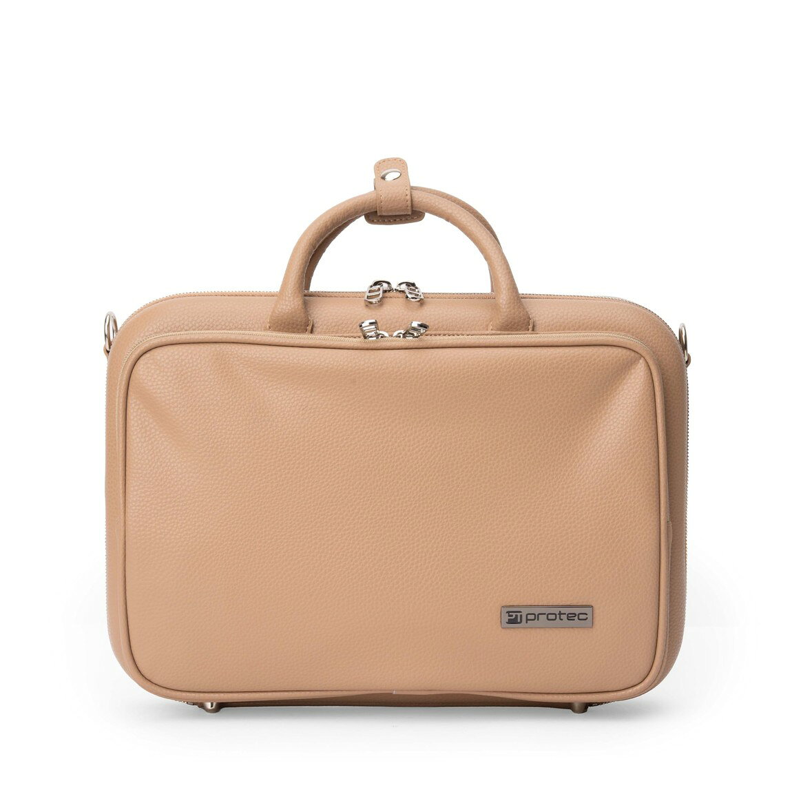 PRODUCT DETAILS Protec B♭クラリネット用セミハードケース Rumi PRO PAC 合成皮革 ラテ【商品仕様】・ 対応楽器：B♭クラリネット・ ケース種別：セミハードケース・ 外装素材：合成皮革・ 内装素材：ベルベット・ 付属仕様：ショルダーストラップ、大型フロントポケット、小物用内部コンパートメント【特徴】・ 外装に耐久性の高い合成皮革を採用し、軽量で衝撃吸収性に優れたフレームを内蔵しています。・ マグネット式のハンドルカバーと、滑り止め加工を施した調節可能なショルダーストラップにより持ち運びが容易です。・ 前面の大型ポケットには、ペンホルダーや2つのジッパー付きポケットを備えたオーガナイザーが配置されています。・ 内装には通気性が良く楽器を傷つけにくいベルベット素材を使用し、予備のバレルなどを収納できるスペースを設けています。 ■ 商品について 海外輸入品（説明書は英語表記の場合あり） ■ ご注意 ・掲載画像は実物に近い色味になるよう調整しておりますが、ご利用の環境により差異が生じる場合があります。・複数店舗で在庫を共有しているため、ご注文後に在庫切れとなる場合がございます。 ■ 納期について お届けの目安を必ずご確認ください。 海外正規ルート仕入れ品 海外ブランド ▼ 海外正規ブランド店 正規代理店 ▼ 当 店 ※本商品は並行輸入品です 製造元は正規品と同一のブランド・メーカーです。当店では海外正規ルートより仕入れた商品を取り扱っております。流通ルートが異なるのみで、商品自体に違いはございません。 ── 当店の商品について ── 正規品のみ取り扱い 海外正規店・正規代理店から商品を直接仕入れ、国内に輸入して販売しております。 日本未入荷・海外限定モデルも多数 日本未入荷・海外限定モデルも多数取り扱っております。サイズ・カラー違いや海外限定で販売された製品など、日本では手に入りにくいアイテムをお届けいたします。 お求めやすい価格の理由 海外市場での価格差や流通ルートの違いにより、国内販売価格よりお求めやすくなっております。品質はそのままに、よりお手頃な価格でお届けいたします。 安心保証 ご使用前に万が一、製品に不具合がございました場合は、交換または商品代金のご返金にて対応させていただきます。商品到着後5日以内にご連絡ください。 ご注意 海外からの輸入品となります。海外輸送のため、外箱に軽微なスレ等がある場合がございますが、商品本体には影響ございません。 ※在庫状況は仕入先の在庫情報をもとに出来る限り正確に表示しておりますが、取寄せ商品のため、タイミングによりご注文後に欠品・キャンセルとなる場合がございます。 お探しの商品がございましたら、お気軽にご相談ください。