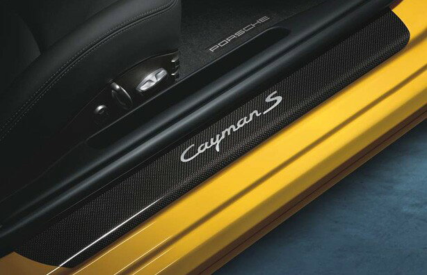 PRODUCT DETAILS ポルシェ純正 ドアシル カーボンファイバー (Door Sills (987) - Carbon Fiber) OEM パーツ【商品情報】・メーカー：ポルシェ純正/対応・部品名：ドアシル カーボンファイバー (Door Sills (987) - Carbon Fiber)・品番：適合確認が必要な部品です【ご注意】・米国からのお取り寄せのため、お届けまで2〜3週間ほどお時間をいただきます。・適合については必ず車台番号または現品品番にてご確認ください。 ■ 商品について 海外輸入品（説明書は英語表記の場合あり） ■ ご注意 ・掲載画像は実物に近い色味になるよう調整しておりますが、ご利用の環境により差異が生じる場合があります。・複数店舗で在庫を共有しているため、ご注文後に在庫切れとなる場合がございます。 ■ 納期について お届けの目安を必ずご確認ください。 海外正規ルート仕入れ品 海外ブランド ▼ 海外正規ブランド店 正規代理店 ▼ 当 店 ※本商品は並行輸入品です 製造元は正規品と同一のブランド・メーカーです。当店では海外正規ルートより仕入れた商品を取り扱っております。流通ルートが異なるのみで、商品自体に違いはございません。 ── 当店の商品について ── 正規品のみ取り扱い 海外正規店・正規代理店から商品を直接仕入れ、国内に輸入して販売しております。 日本未入荷・海外限定モデルも多数 日本未入荷・海外限定モデルも多数取り扱っております。サイズ・カラー違いや海外限定で販売された製品など、日本では手に入りにくいアイテムをお届けいたします。 お求めやすい価格の理由 海外市場での価格差や流通ルートの違いにより、国内販売価格よりお求めやすくなっております。品質はそのままに、よりお手頃な価格でお届けいたします。 安心保証 ご使用前に万が一、製品に不具合がございました場合は、交換または商品代金のご返金にて対応させていただきます。商品到着後5日以内にご連絡ください。 ご注意 海外からの輸入品となります。海外輸送のため、外箱に軽微なスレ等がある場合がございますが、商品本体には影響ございません。 ※在庫状況は仕入先の在庫情報をもとに出来る限り正確に表示しておりますが、取寄せ商品のため、タイミングによりご注文後に欠品・キャンセルとなる場合がございます。 お探しの商品がございましたら、お気軽にご相談ください。
