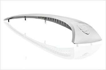 PRODUCT DETAILS ポルシェ純正 クローム フード ハンドル (Chrome Hood Handle) OEM パーツ【商品情報】・メーカー：ポルシェ純正/対応・部品名：クローム フード ハンドル (Chrome Hood Handle)・品番：お問い合わせください【ご注意】・米国取り寄せ2〜3週間・適合は車台番号/品番で要確認。 ■ 商品について 海外輸入品（説明書は英語表記の場合あり） ■ ご注意 ・掲載画像は実物に近い色味になるよう調整しておりますが、ご利用の環境により差異が生じる場合があります。・複数店舗で在庫を共有しているため、ご注文後に在庫切れとなる場合がございます。 ■ 納期について お届けの目安を必ずご確認ください。 海外正規ルート仕入れ品 海外ブランド ▼ 海外正規ブランド店 正規代理店 ▼ 当 店 ※本商品は並行輸入品です 製造元は正規品と同一のブランド・メーカーです。当店では海外正規ルートより仕入れた商品を取り扱っております。流通ルートが異なるのみで、商品自体に違いはございません。 ── 当店の商品について ── 正規品のみ取り扱い 海外正規店・正規代理店から商品を直接仕入れ、国内に輸入して販売しております。 日本未入荷・海外限定モデルも多数 日本未入荷・海外限定モデルも多数取り扱っております。サイズ・カラー違いや海外限定で販売された製品など、日本では手に入りにくいアイテムをお届けいたします。 お求めやすい価格の理由 海外市場での価格差や流通ルートの違いにより、国内販売価格よりお求めやすくなっております。品質はそのままに、よりお手頃な価格でお届けいたします。 安心保証 ご使用前に万が一、製品に不具合がございました場合は、交換または商品代金のご返金にて対応させていただきます。商品到着後5日以内にご連絡ください。 ご注意 海外からの輸入品となります。海外輸送のため、外箱に軽微なスレ等がある場合がございますが、商品本体には影響ございません。 ※在庫状況は仕入先の在庫情報をもとに出来る限り正確に表示しておりますが、取寄せ商品のため、タイミングによりご注文後に欠品・キャンセルとなる場合がございます。 お探しの商品がございましたら、お気軽にご相談ください。